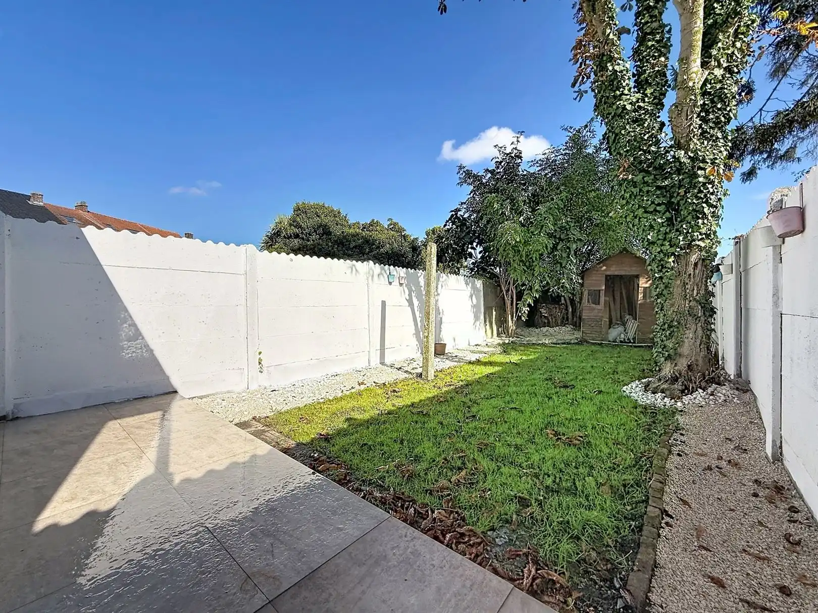 Gerenoveerde rijwoning, 4 slpks, 2 bdks, terras en tuin foto 33