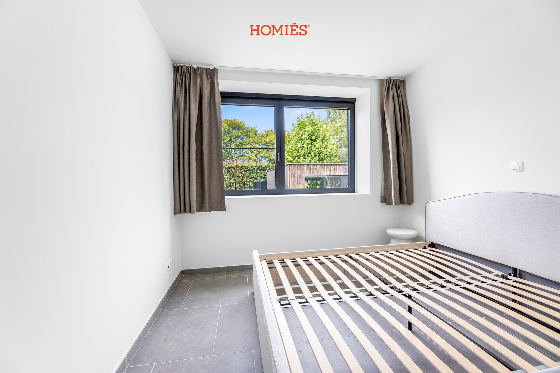 gemeubeld één-slaapkamer appartement met terras foto 6