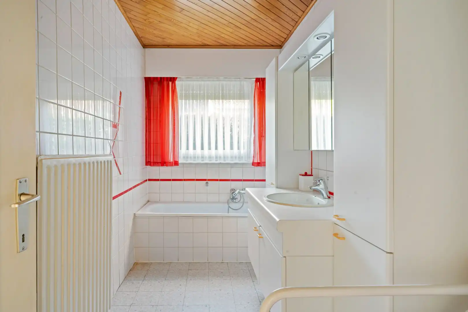 Alleenstaande woning met 3 slaapkamers op een groot zuidgericht perceel in Gullegem foto 10