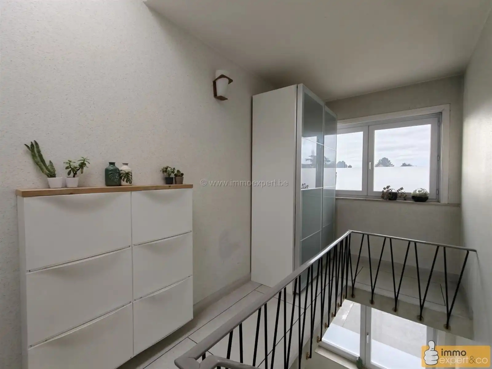 VLEZENBEEK: Instapklaar 2 slaapkamerapp. + garage + kelder foto 5