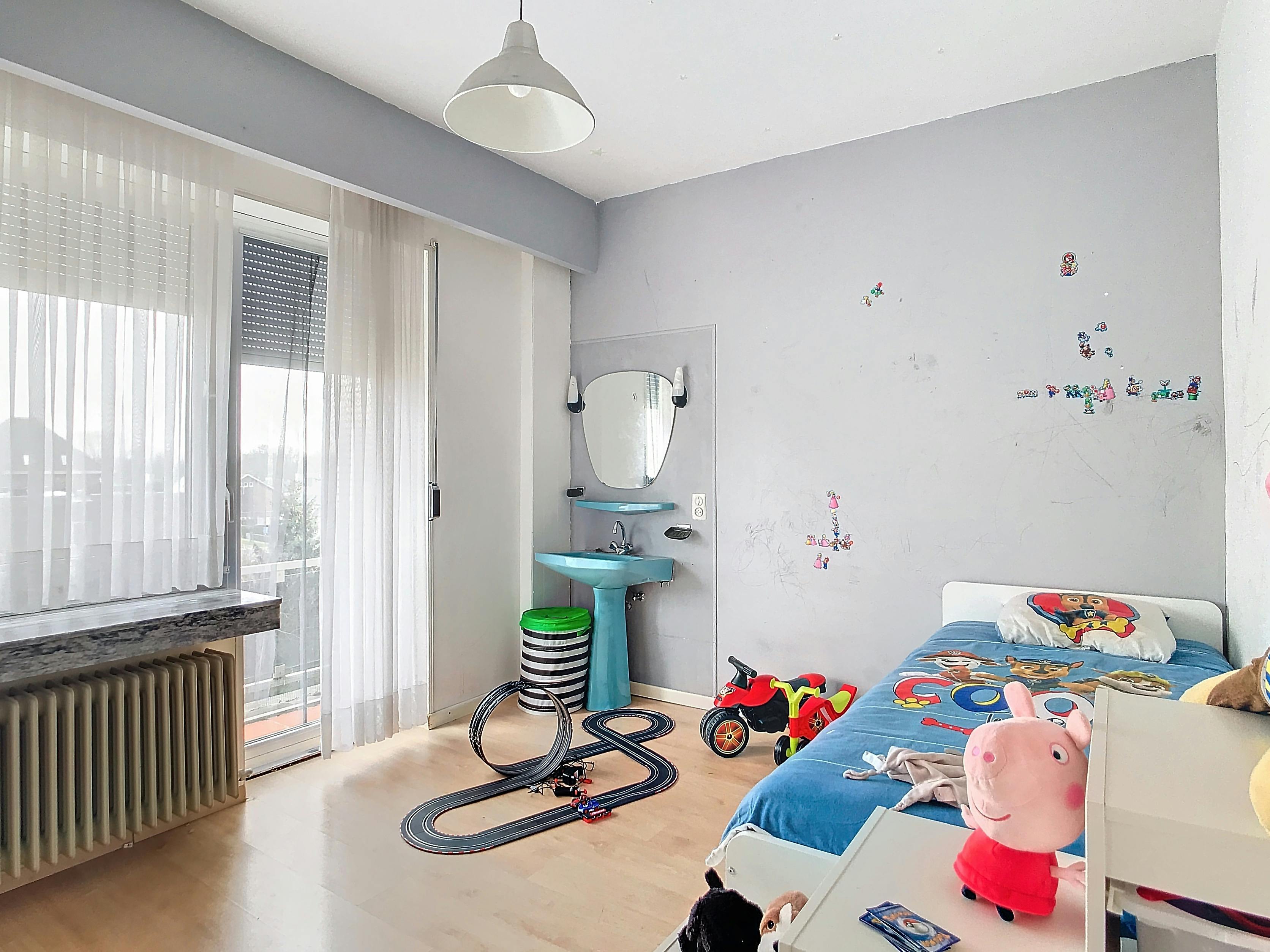 Centraal gelegen ruim appartement met garage te Beveren  foto 12