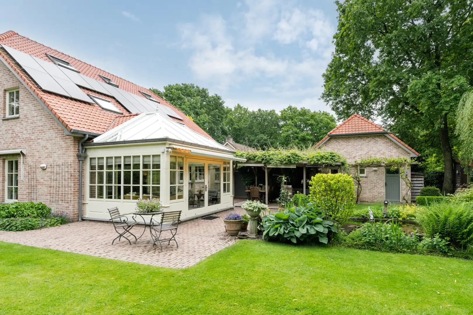 Charmante & sfeervolle, instapklare, energiecorrecte (EPC B) villa-landhuis met 5 slaapkamers, 3 badkamers, bureau én dubbele garage. foto 73