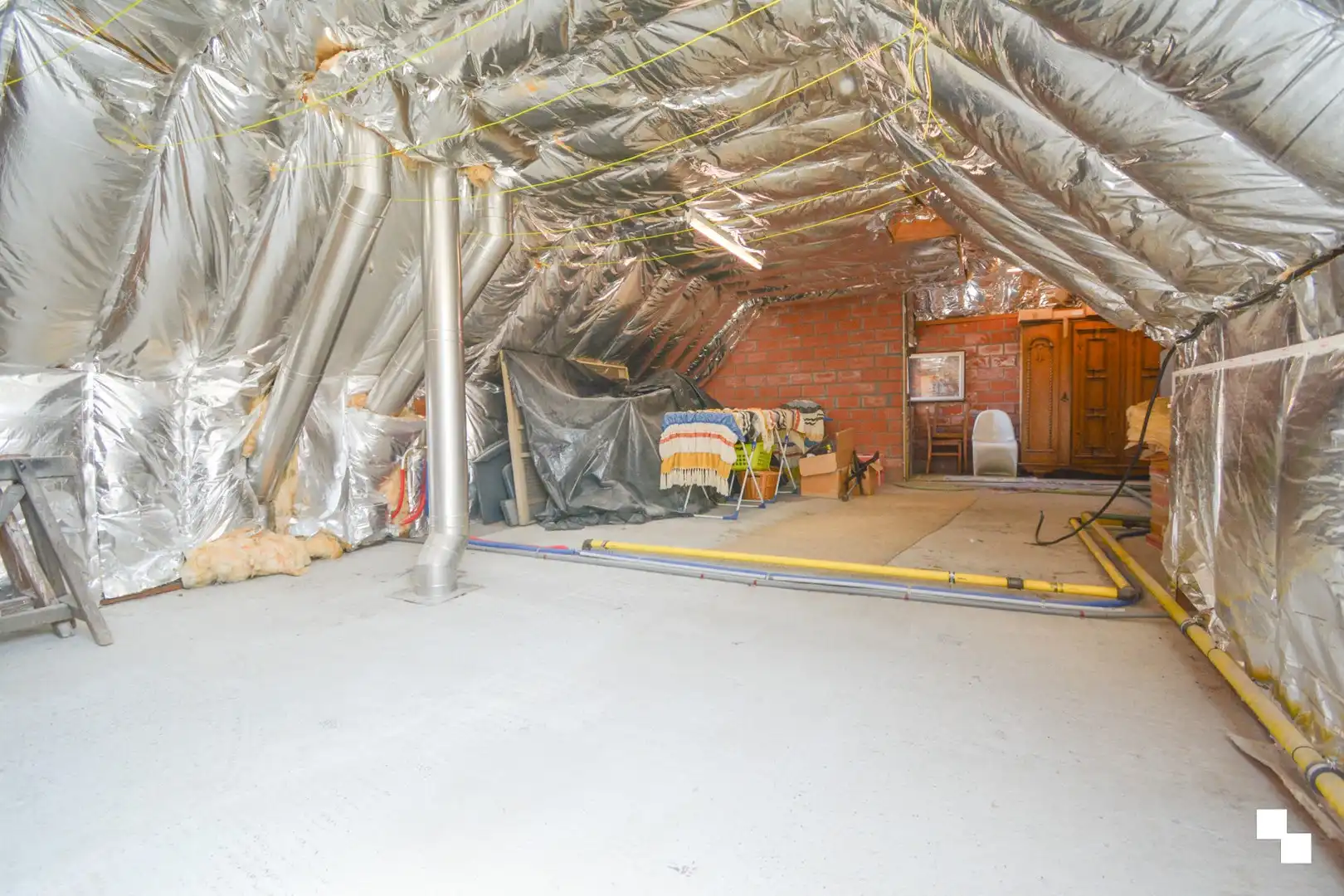 Handelswoning met winkel en atelier op commerciële ligging te Hooglede foto 32