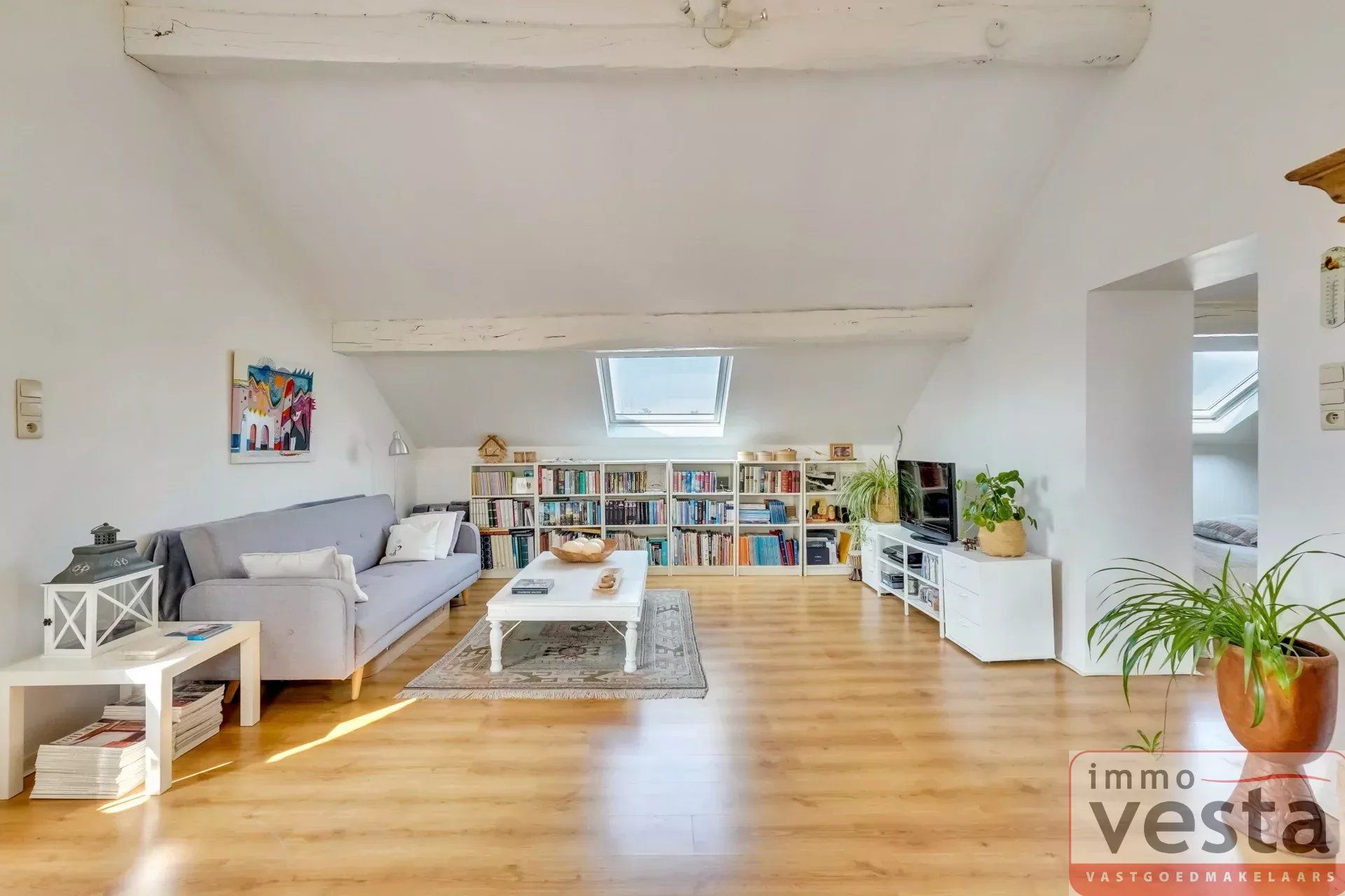 Karaktervolle woning met zwembad en ingerichte leefzolder foto 21