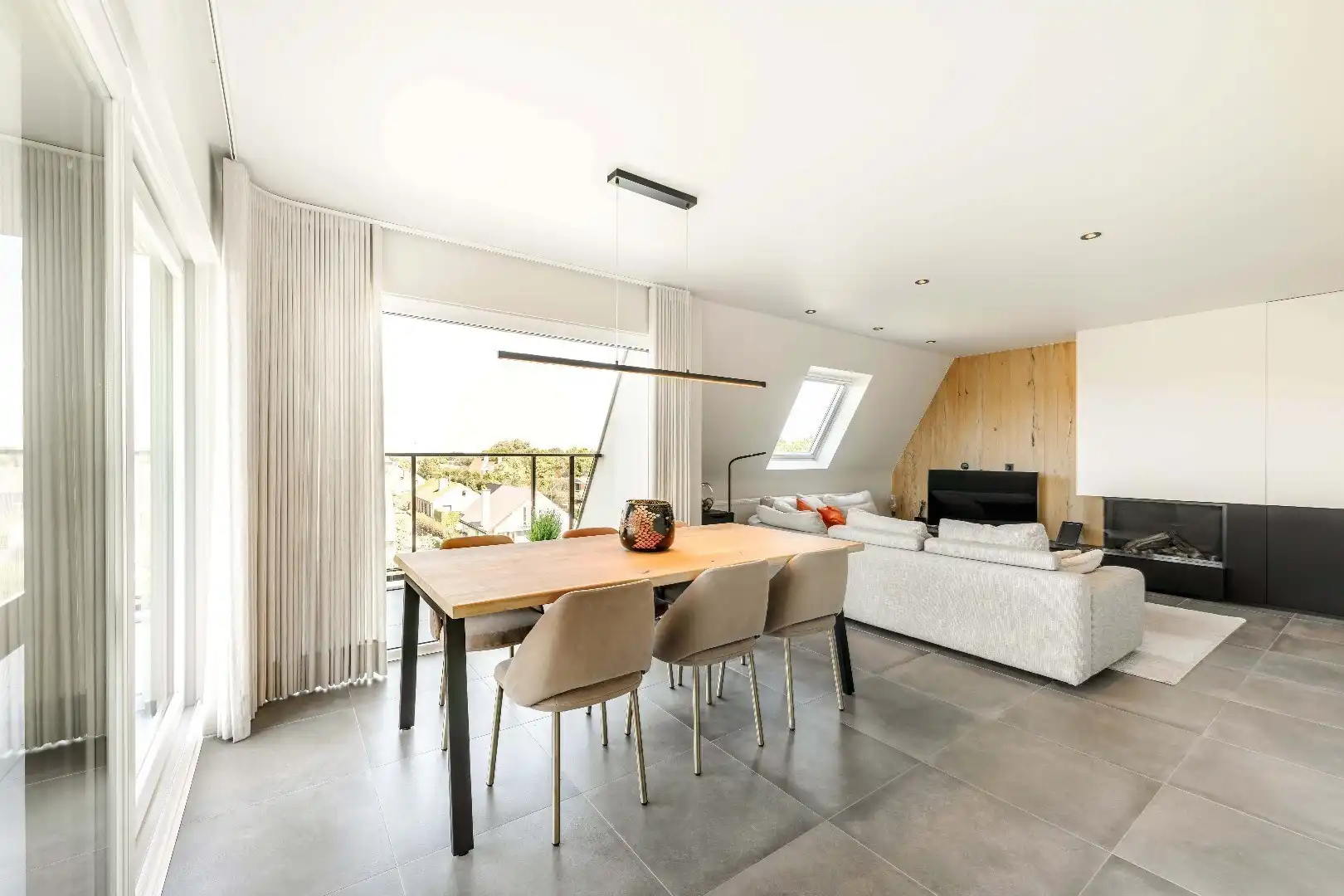 LUXUEUS PENTHOUSE (BJ 2019) MET GUNSTIGE LIGGING foto 7