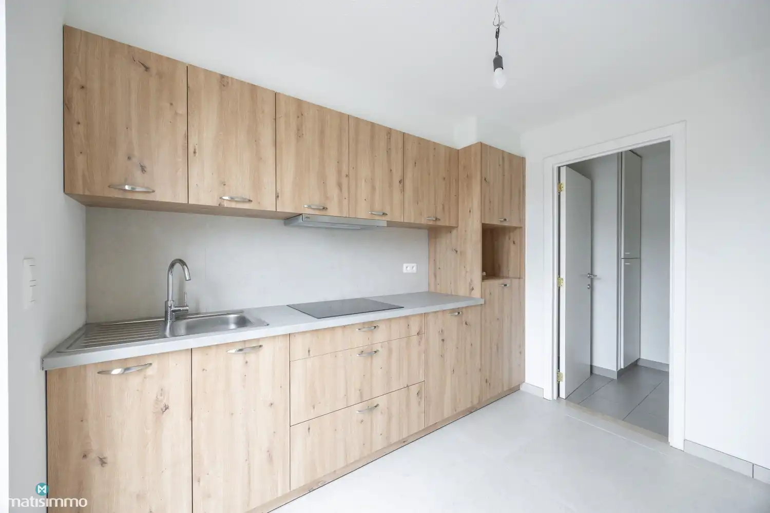 INSTAPKLAAR APPARTEMENT MET 2 SLAAPKAMERS EN GARAGE NABIJ HET CENTRUM VAN BILZEN foto 6