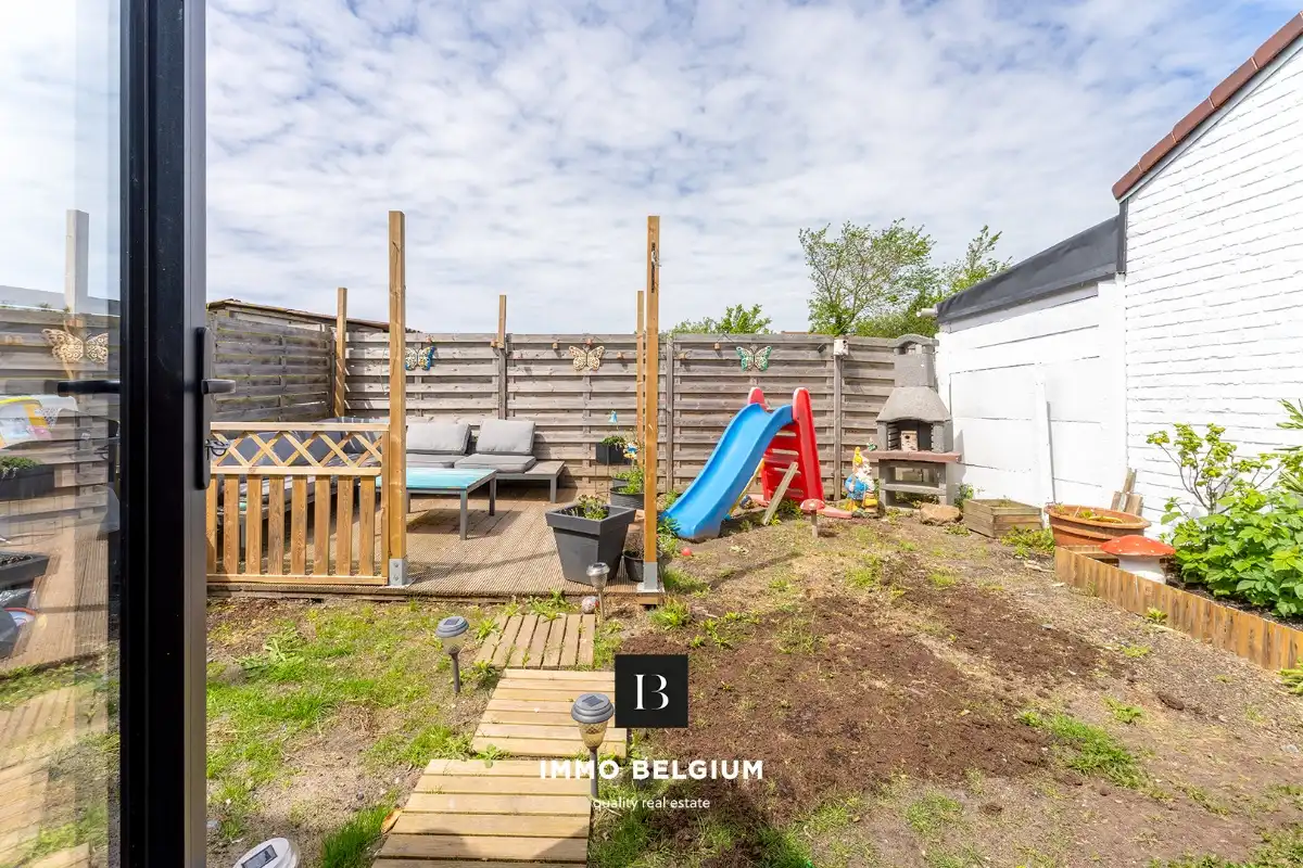 Gerenoveerde woning nabij het strand van de Vosseslag foto 18