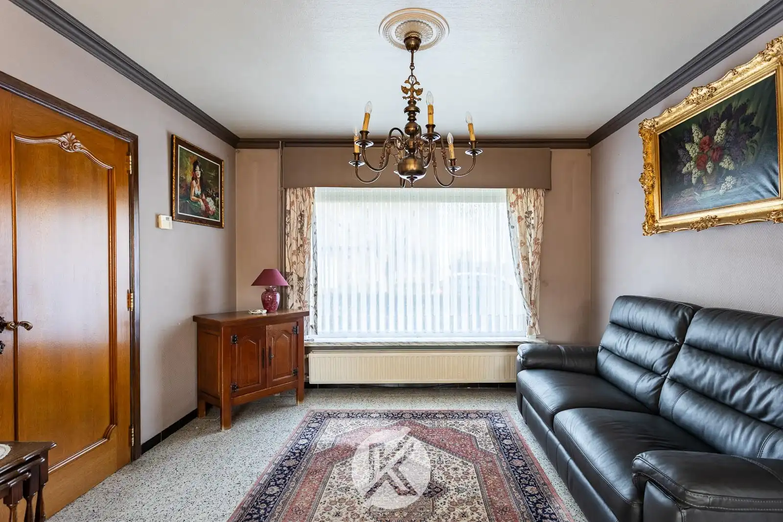 Woning in rustige wijk met renovatiepotentieel foto 6