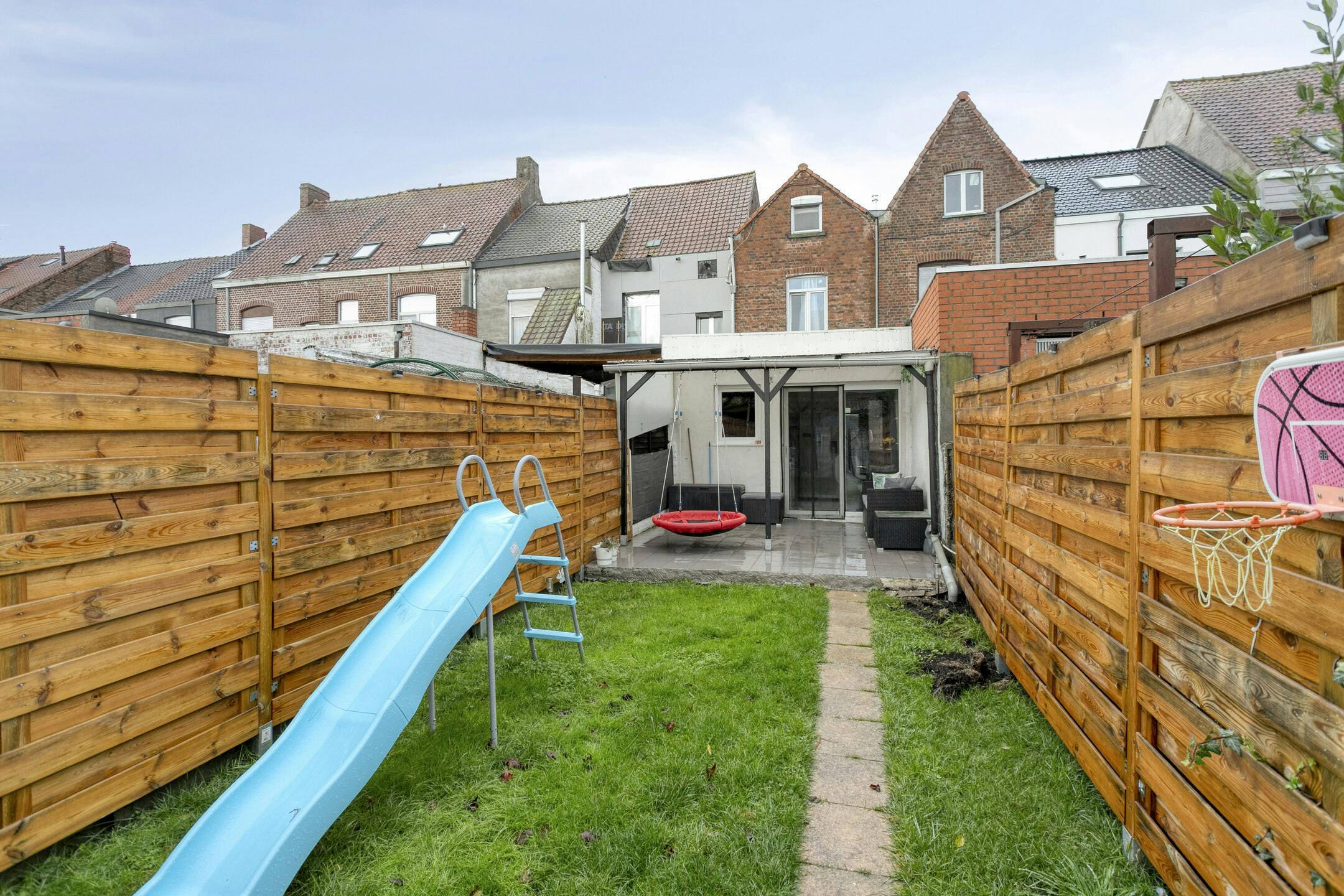 Instapklaar huis met 3 slaapkamers te koop in Kortrijk! foto 6