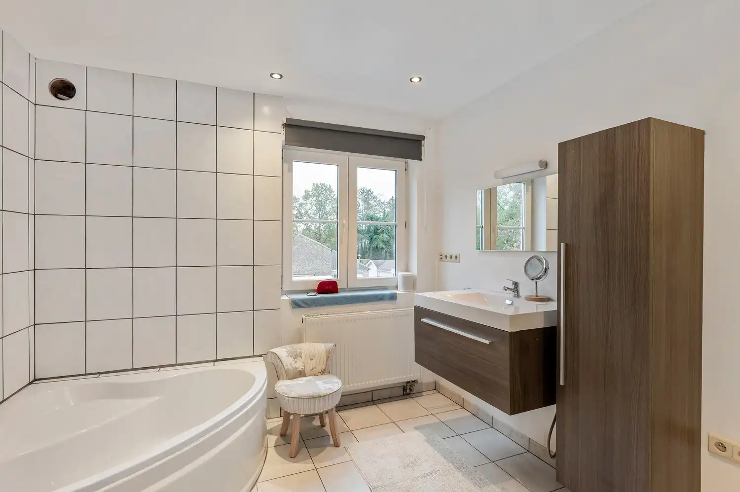 Ruime, instapklare pastorijwoning met bijgebouw op 1 180 m². foto 22