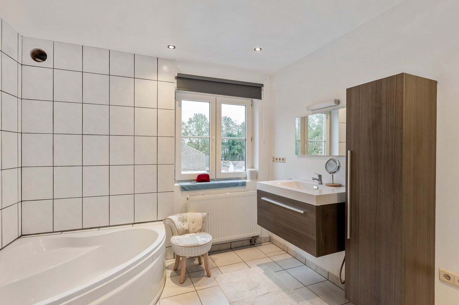 Ruime, instapklare pastorijwoning met bijgebouw op 1 180 m². foto 22