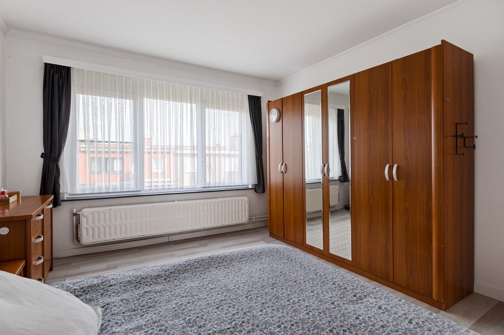 Ruime bel-étage met 4 slaapkamers en gezellige tuin foto 12