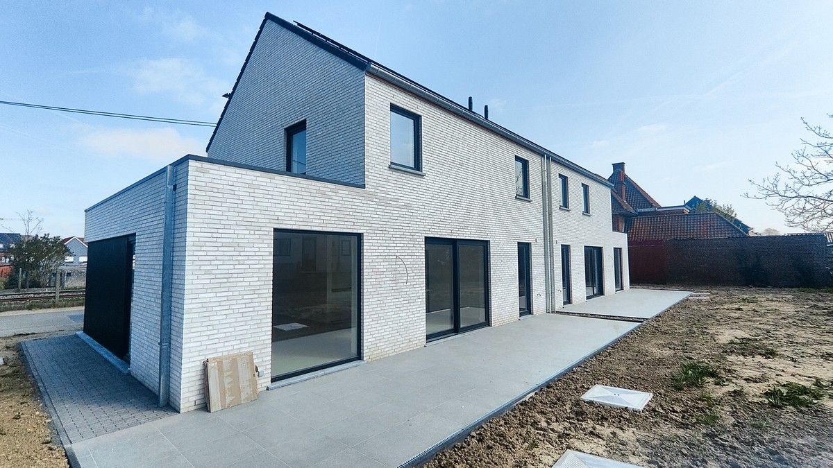 Twee moderne halfopen nieuwbouwwoningen Balegem-Dorp foto 2