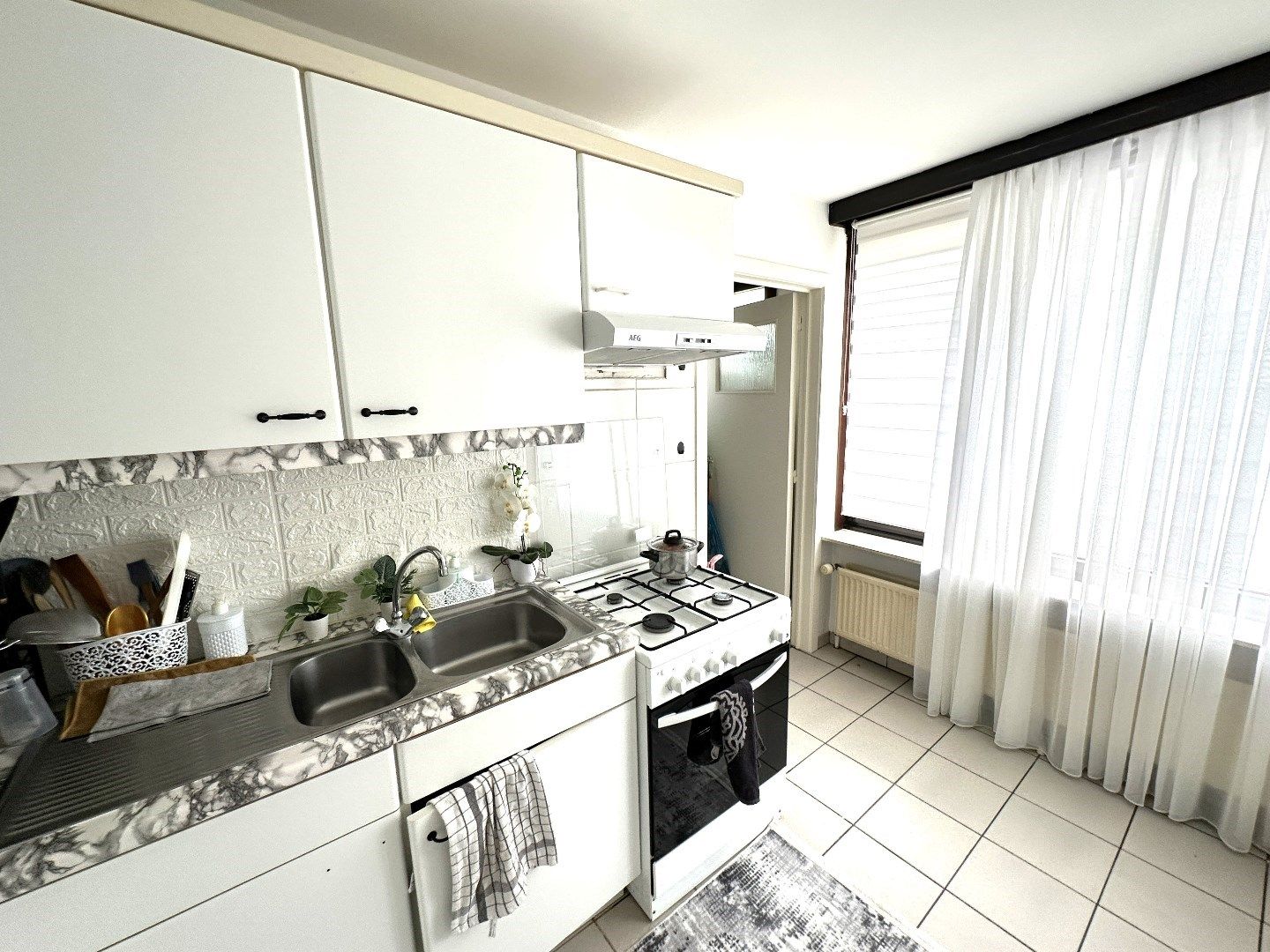 Instapklaar 2-slpk appartement met terras, Torhout foto 2