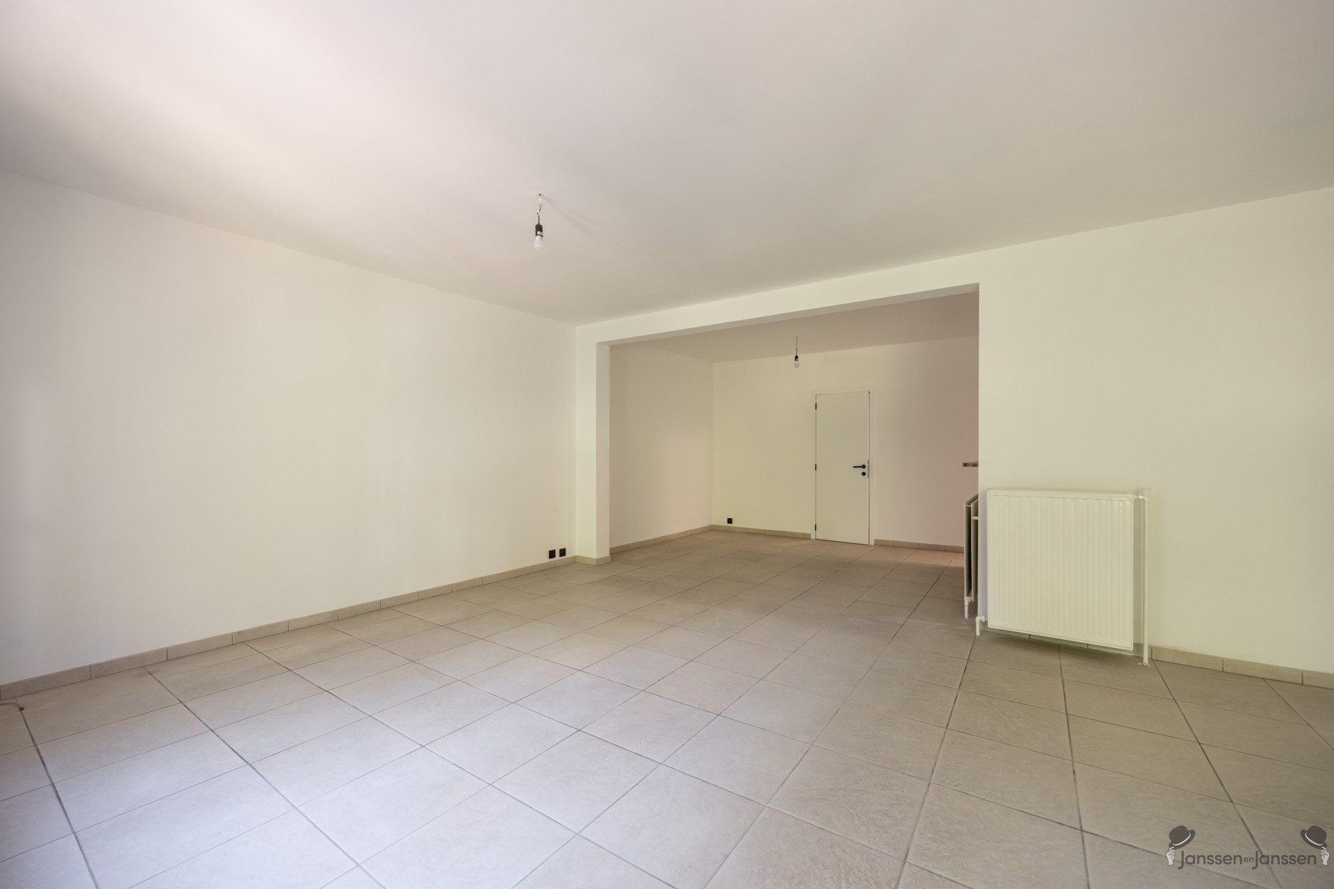 Ruim duplexappartement met twee slaapkamers te koop op het 2e verdiep in hartje Aarschot. foto 5
