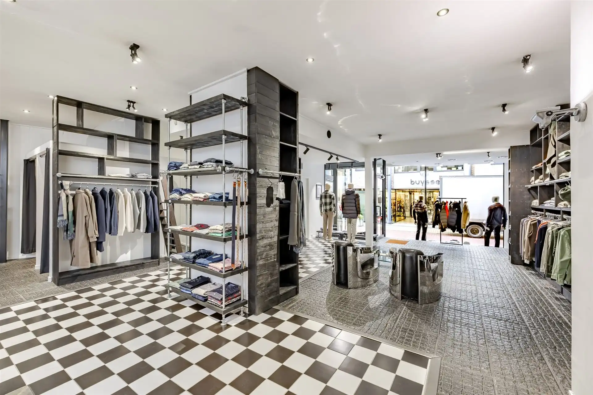 Prachtig winkelpand met duplex op groot perceel foto 9