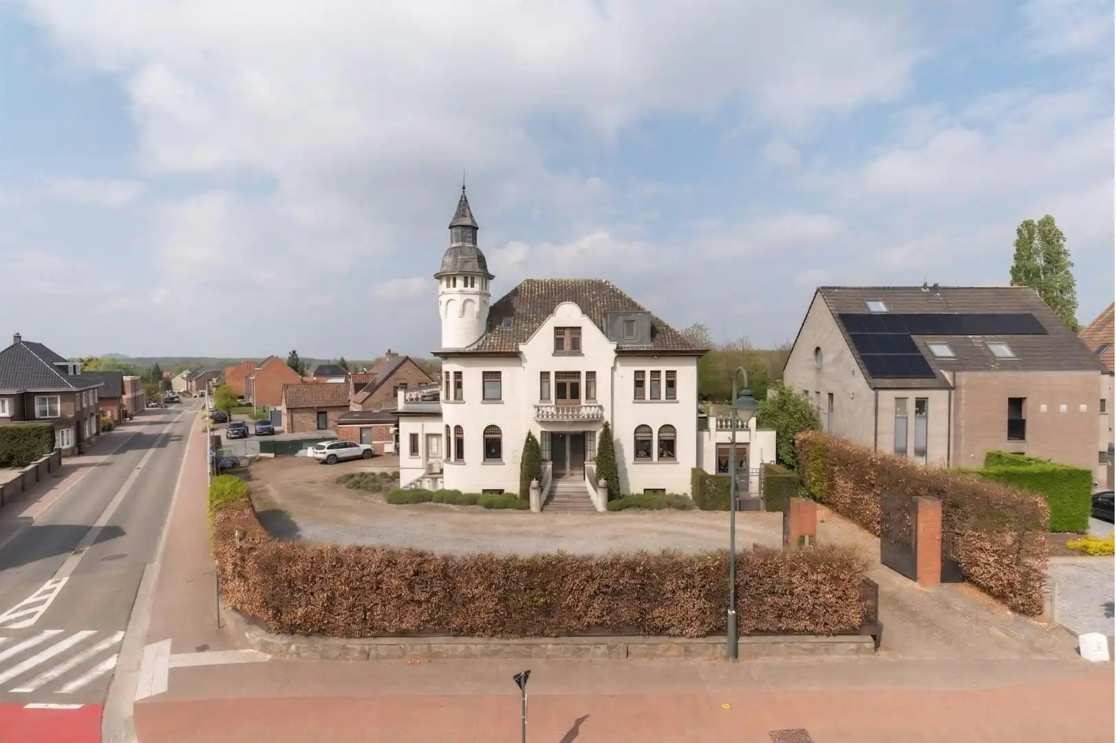 Karaktervol herenhuis met prachtige authentieke elementen te koop in Opglabbeek foto 21
