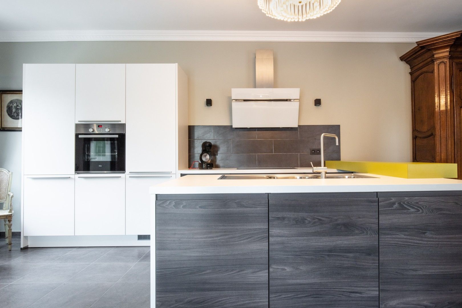 Karaktervol appartementsgebouw met duplex en vakantielogie in het hart van Tongeren foto 3