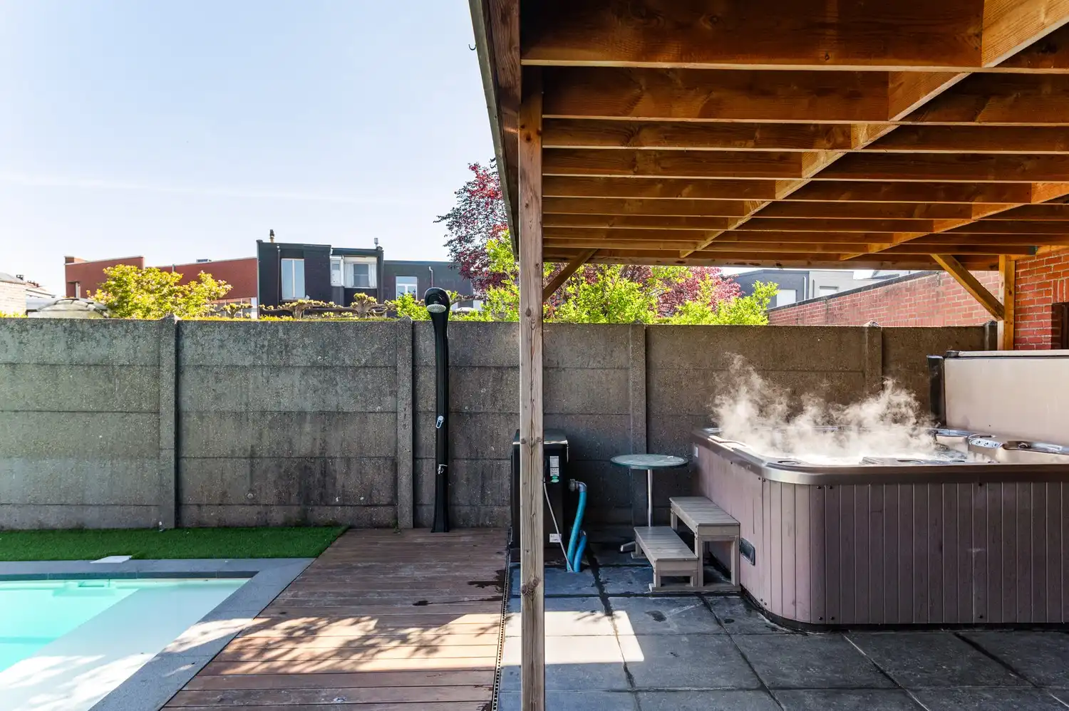 Tof gelijkvloers appartement met 2 slaapkamers, tuin en zwembad foto 19