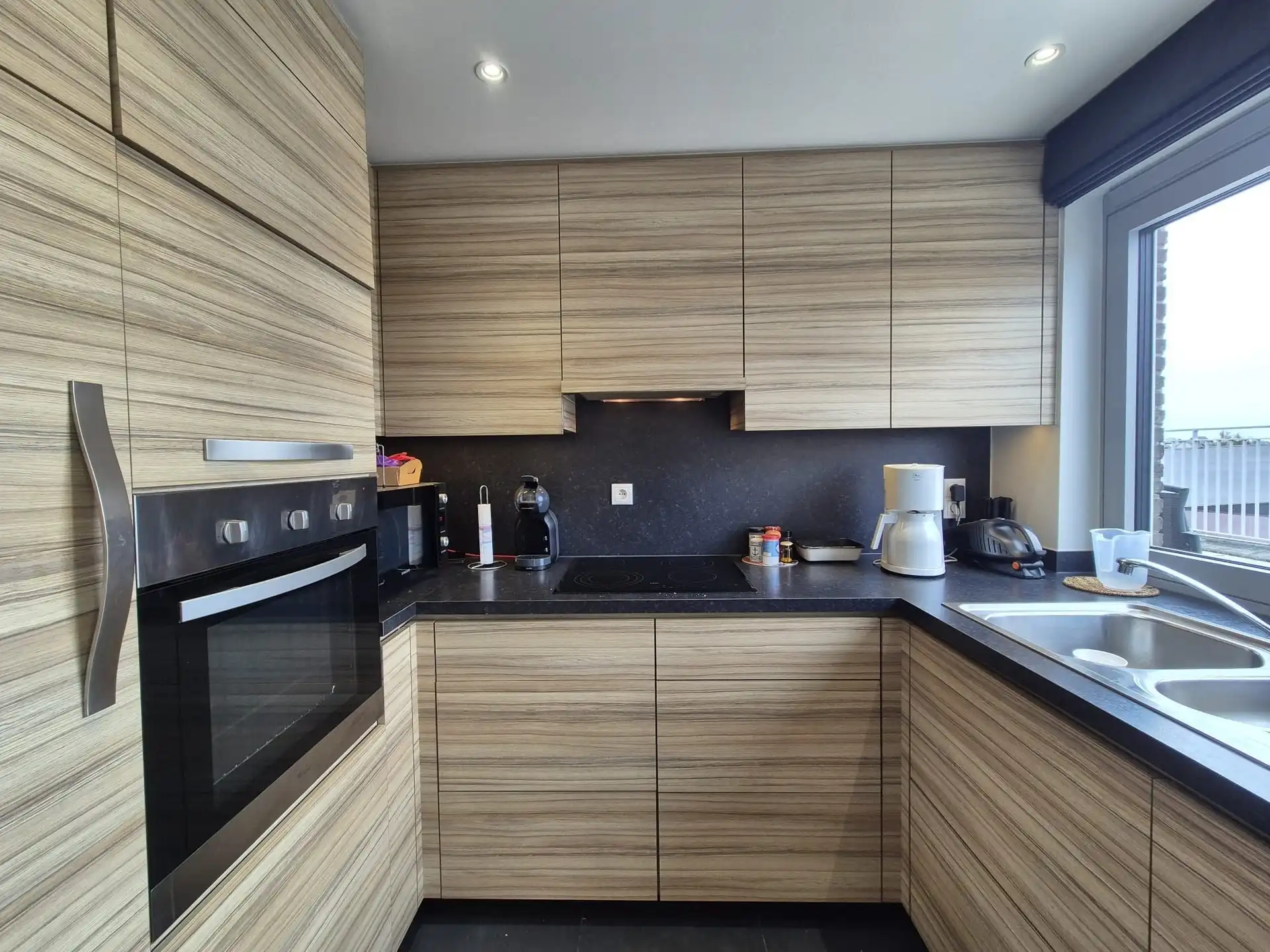 3-slaapkamer appartement met zeer grote terras huur in het centrum van Wetteren. foto 11