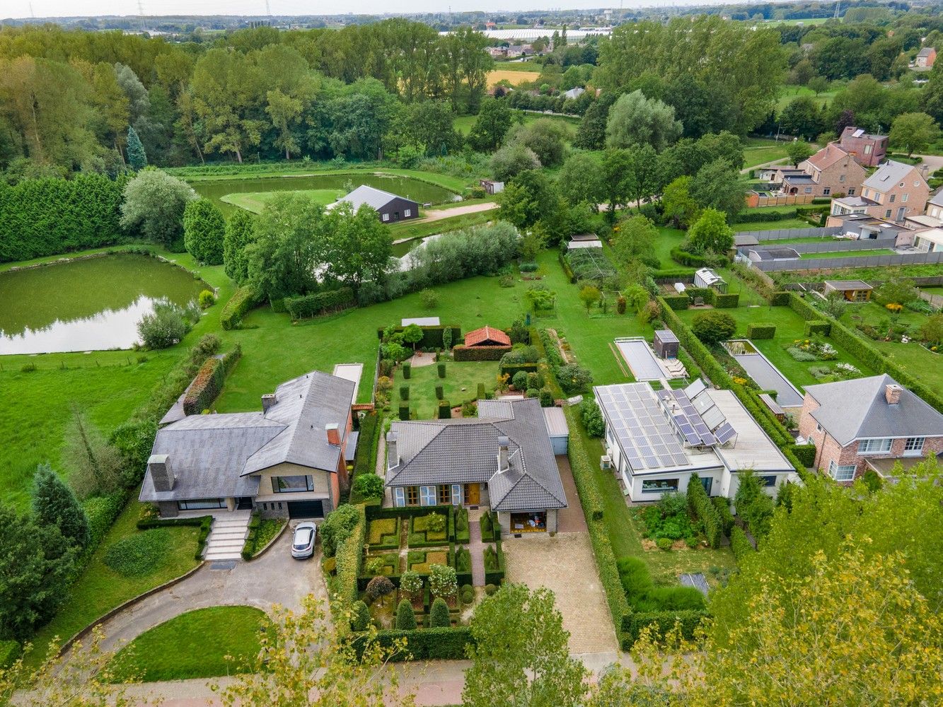 Prachtig onderhouden laagbouwwoning met drie slaapkamers op een perceel (W) van 1.000 m²! foto 23