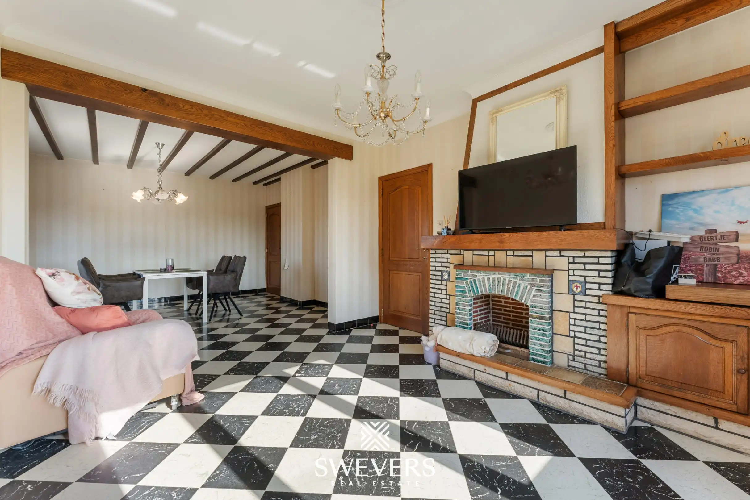 Te renoveren woning met 4 slaapkamers, grote tuin en omliggende velden op rustige ligging nabij centrum Diepenbeek foto 8