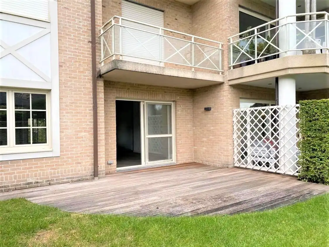 Luxueus afgewerkt gelijkvloers appartement foto 11