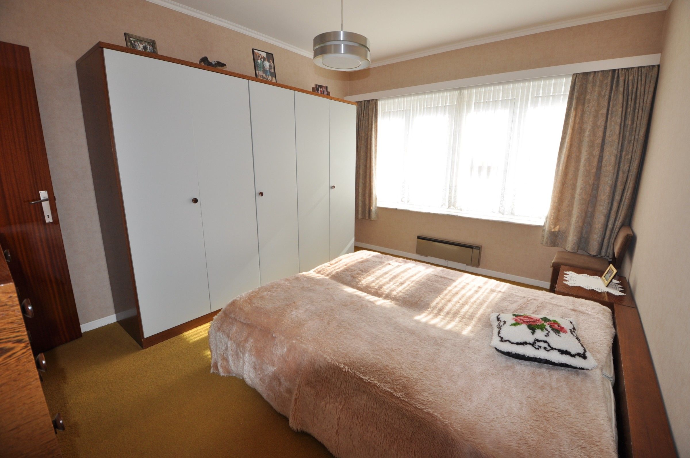 Ruime woning met veel potentieel en grote tuin ! foto 10