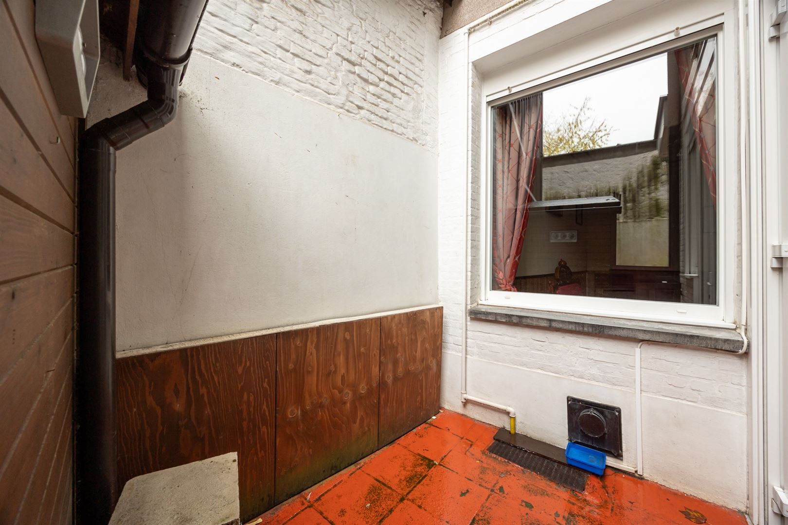 Gelijkvloers appartement met koer in hartje Stad foto 10