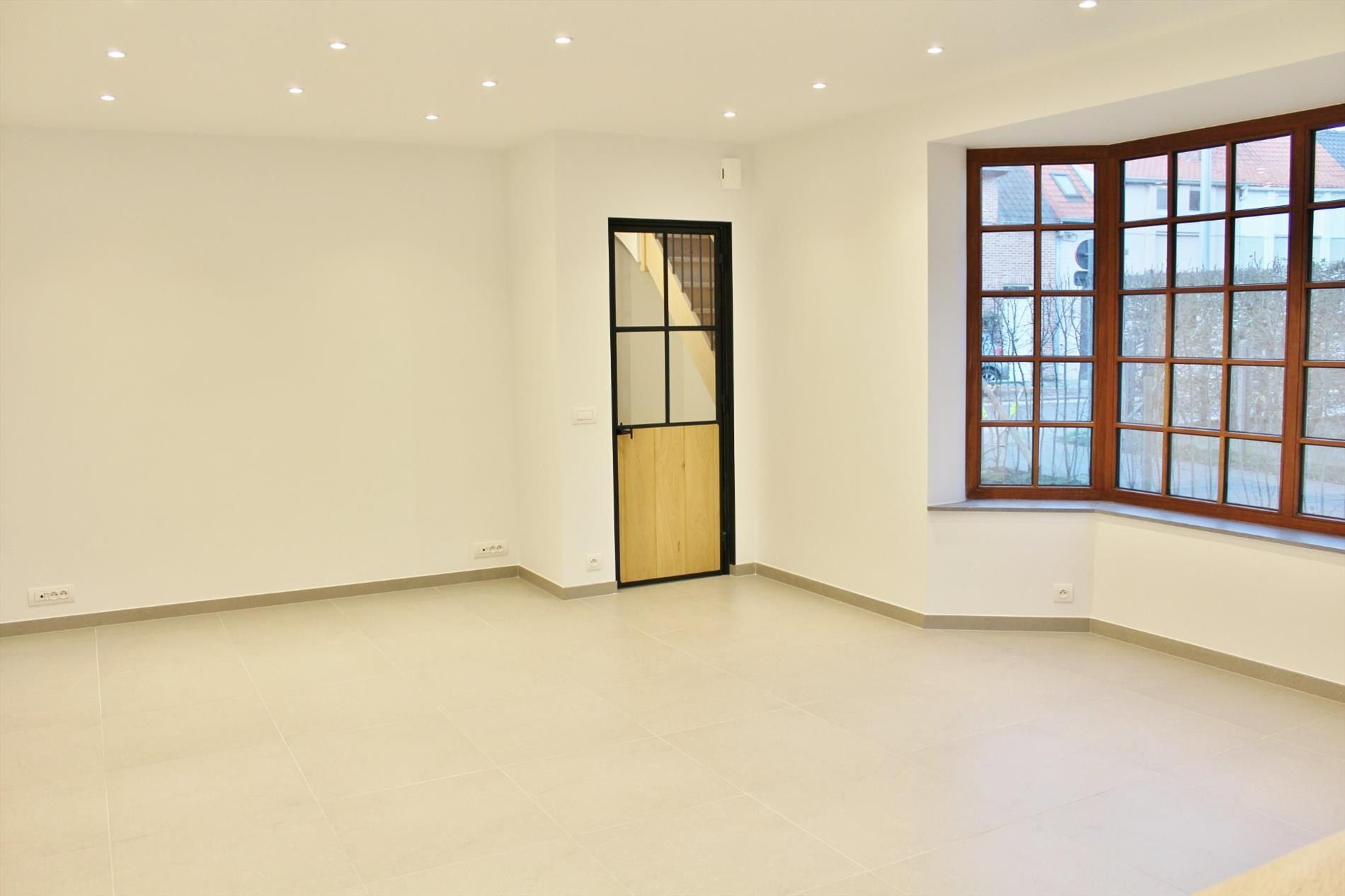Prachtige instapklare nieuwbouwwoning met garage en tuin foto 5