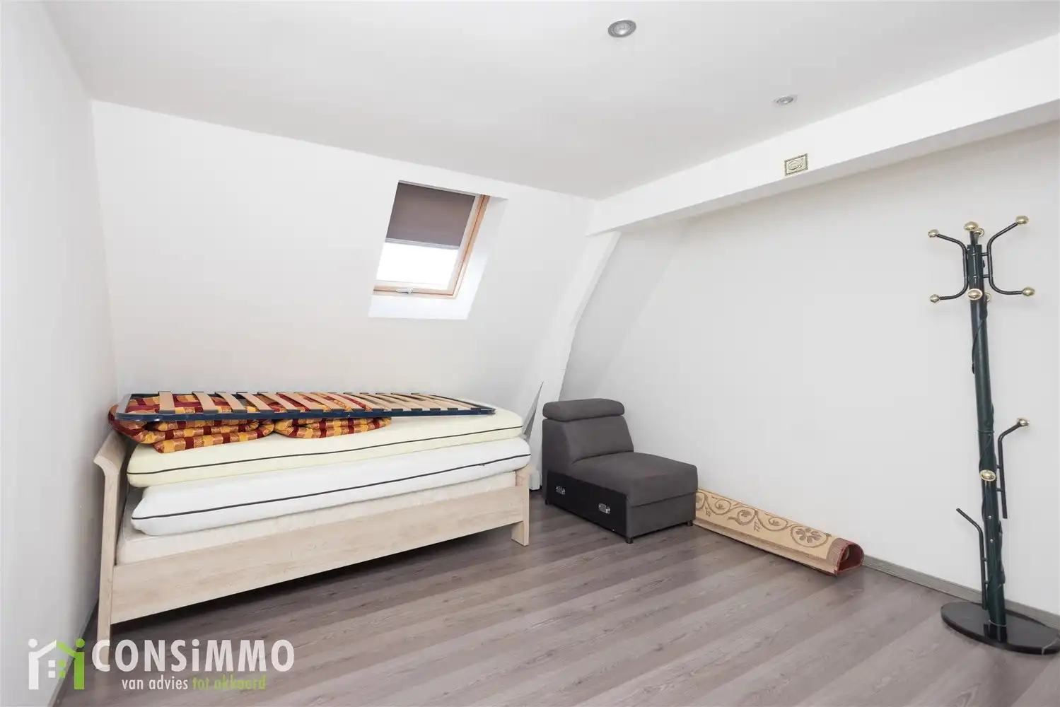 Instapklare en ruime woning met 5 slaapkamers in Genk foto 24