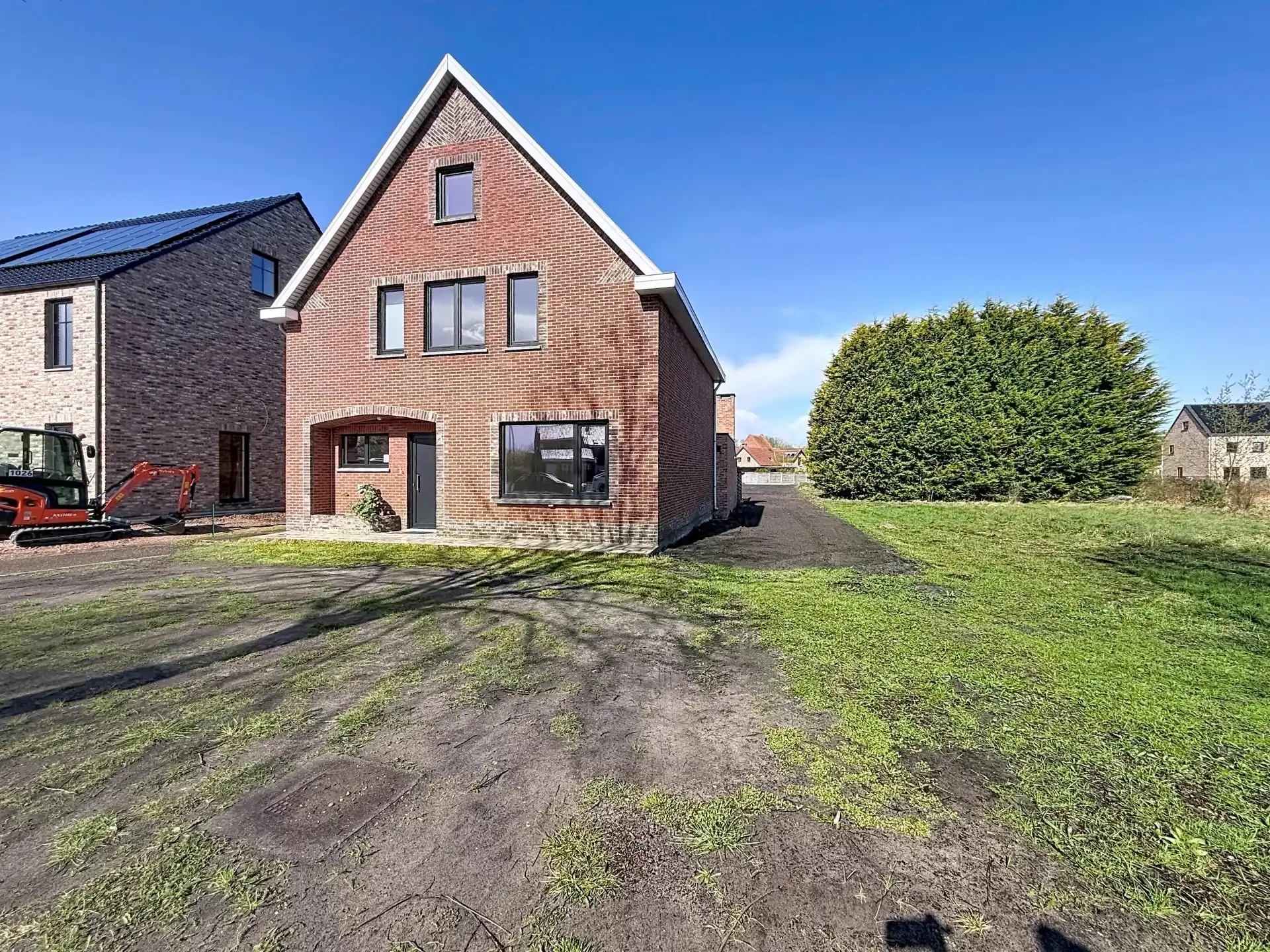 Zeer ruime en verzorgde woning met 5 slaapkamers en 2 badkamers op een groot perceel foto 35