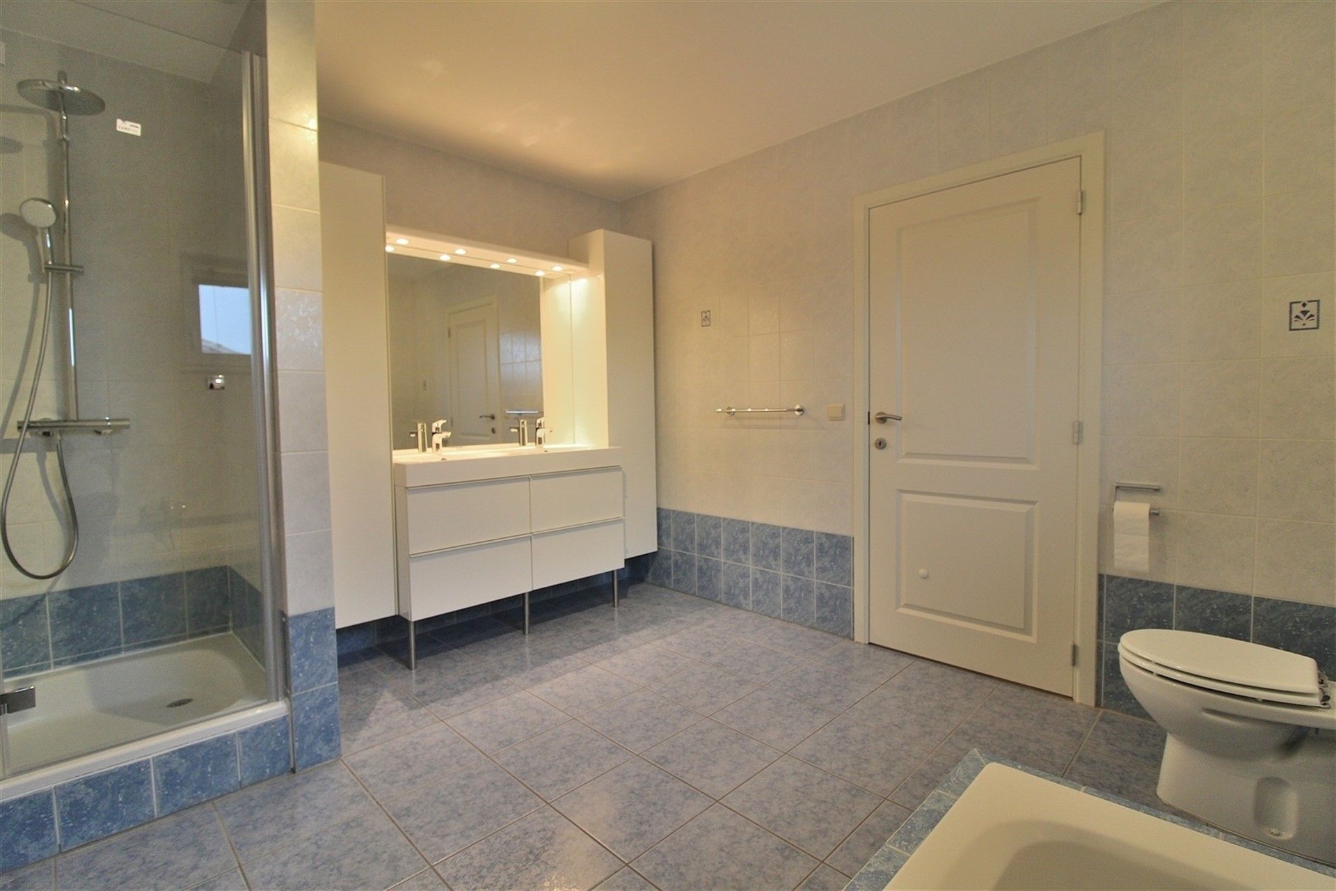 Rustig gelegen villa met ruime tuin foto 20