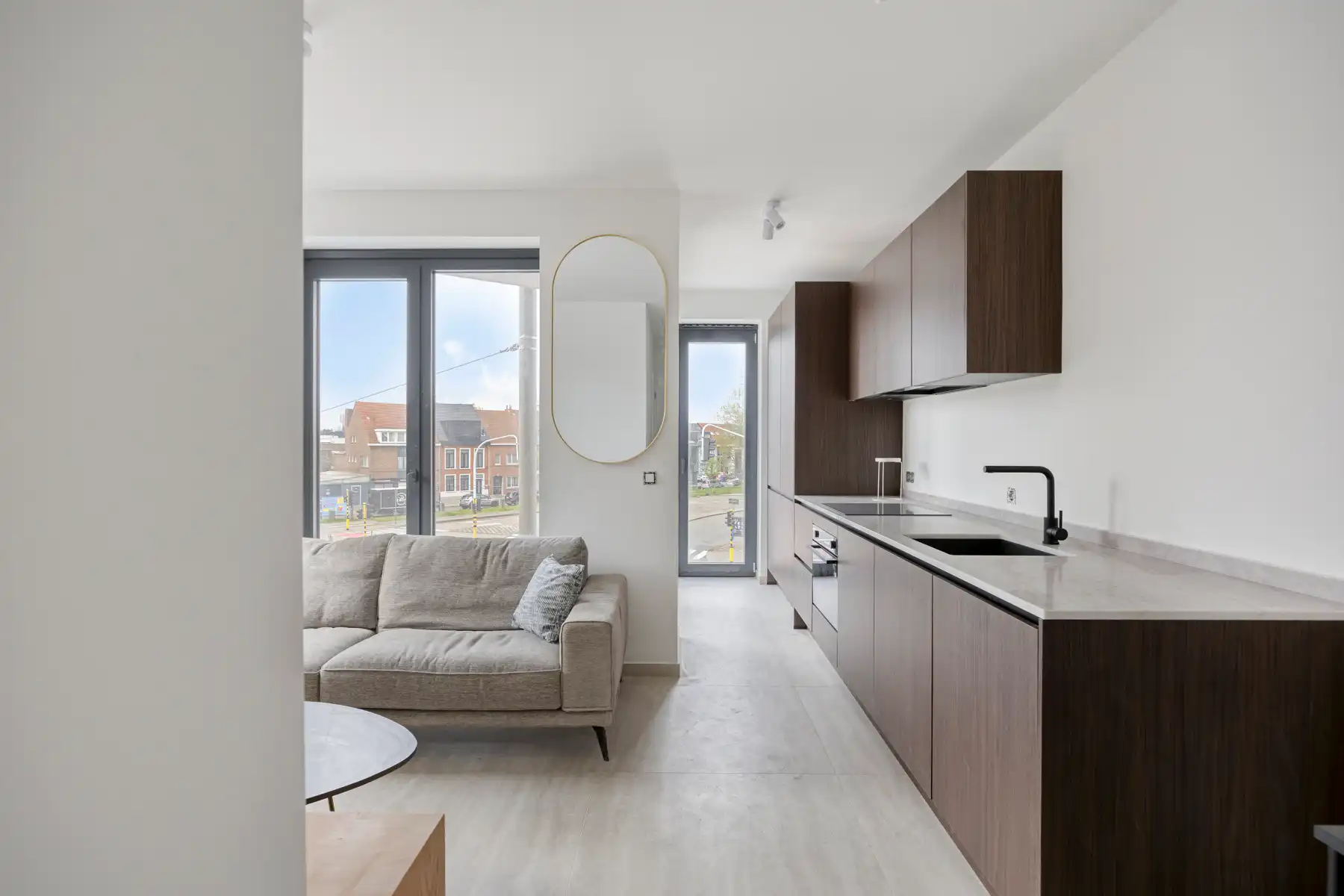 Luxe nieuwbouw appartement met 2 slaapkamers en terras foto 2