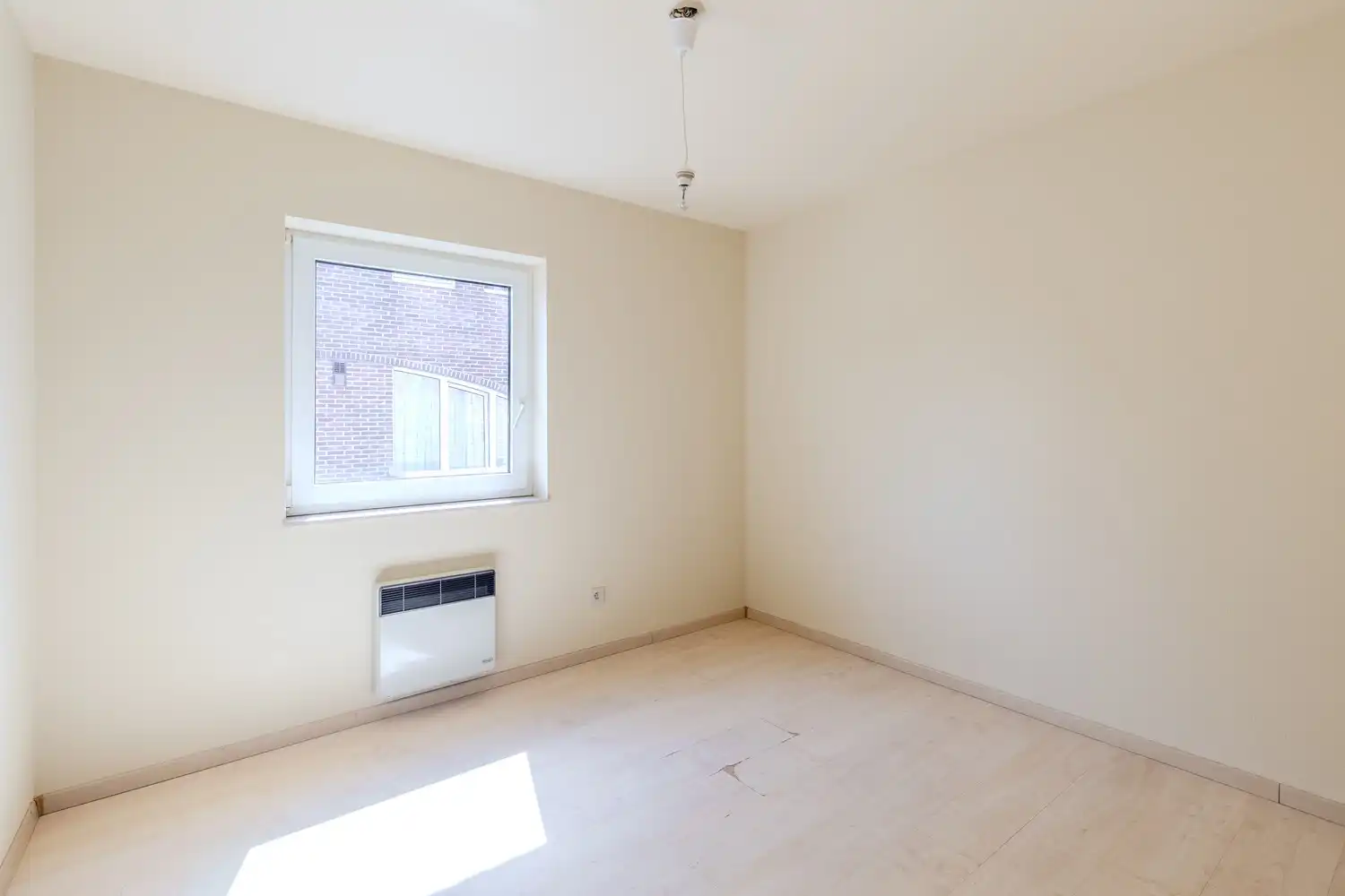 Instapklaar appartement met twee slaapkamers en ruime ondergrondse parking in Smeermaas, Lanaken. foto 19