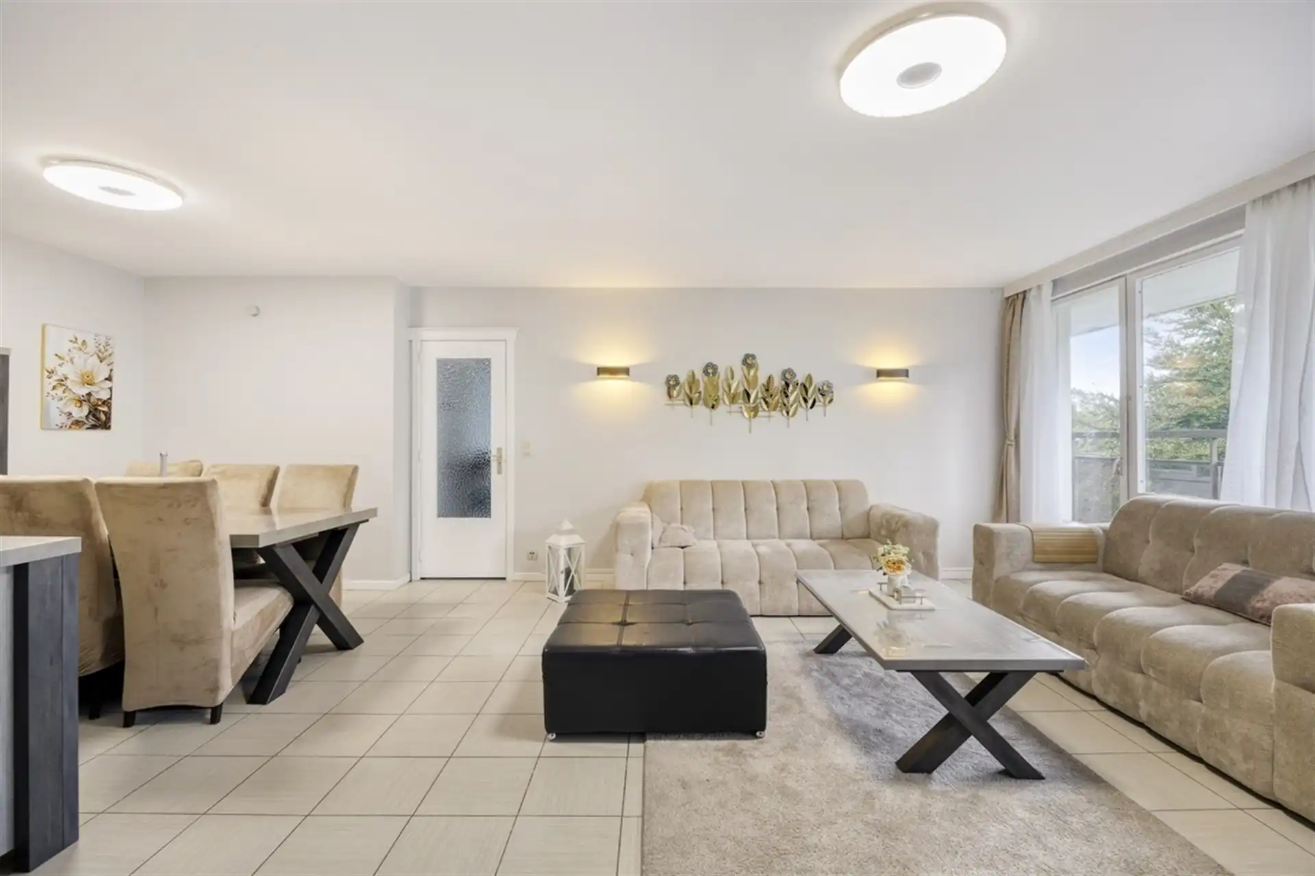 Appartement met veel potentieel, maar enige renovatie vereist    foto {{pictureIndex}}