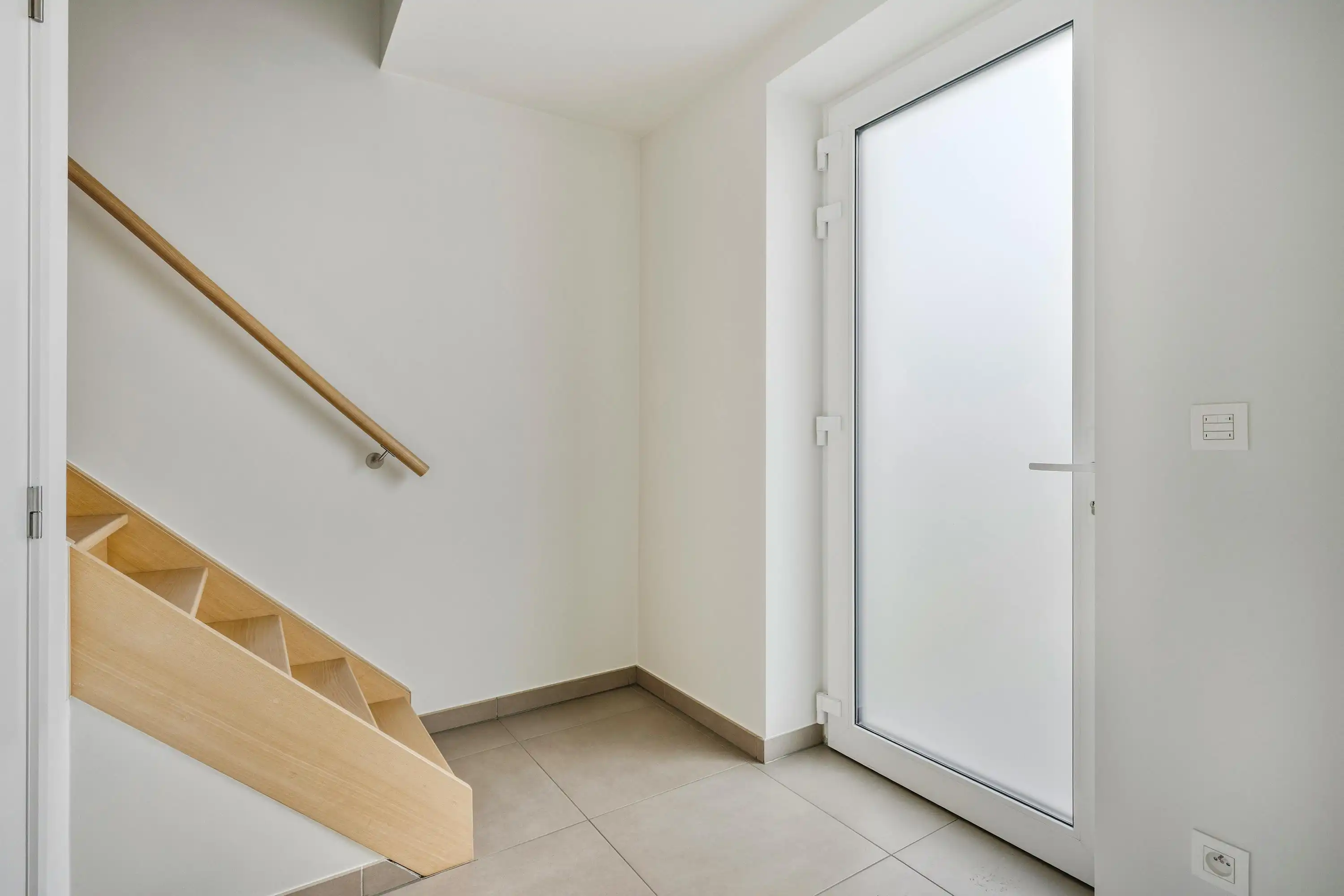 Instapklare en lichtrijke woning met tuin in Rumbeke te koop foto 26