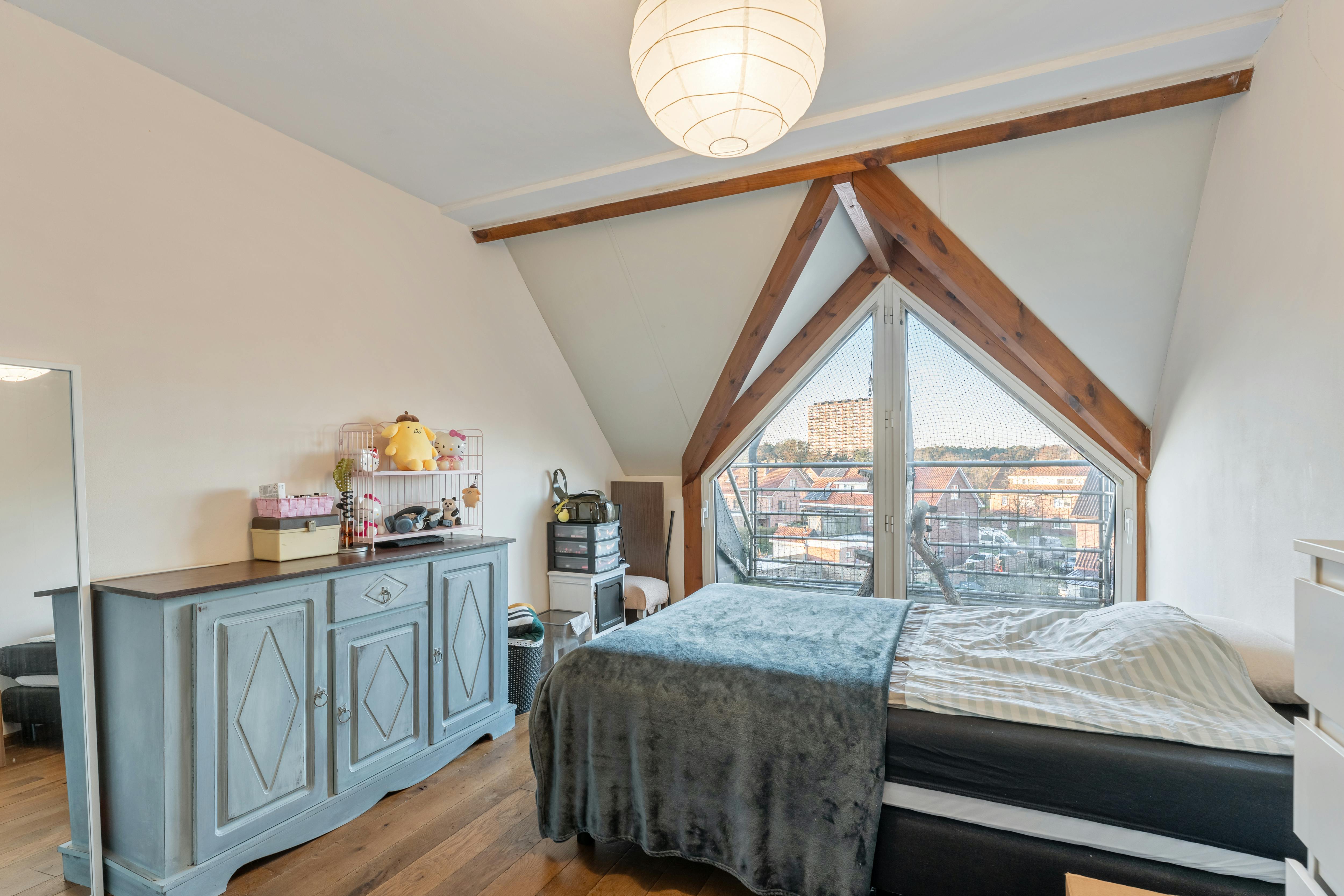 Instapklaar appartement met twee terrassen in het centrum van Genk foto 12