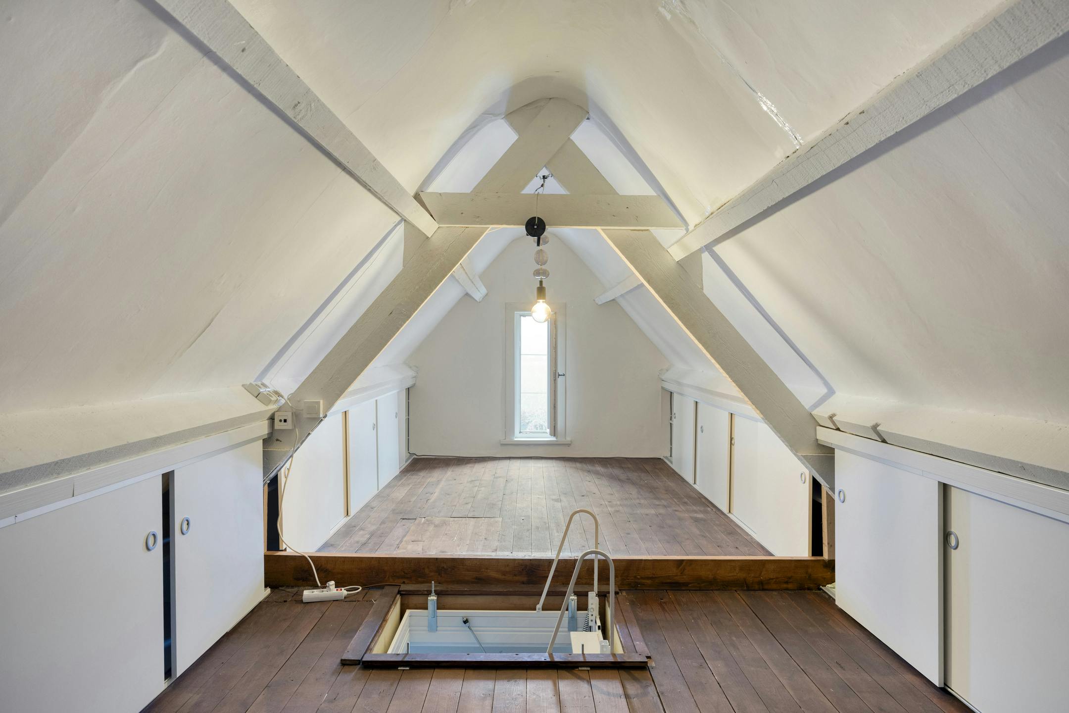 Gerenoveerd vrijstaand huis met zwembad, poolhouse en tuin foto 20