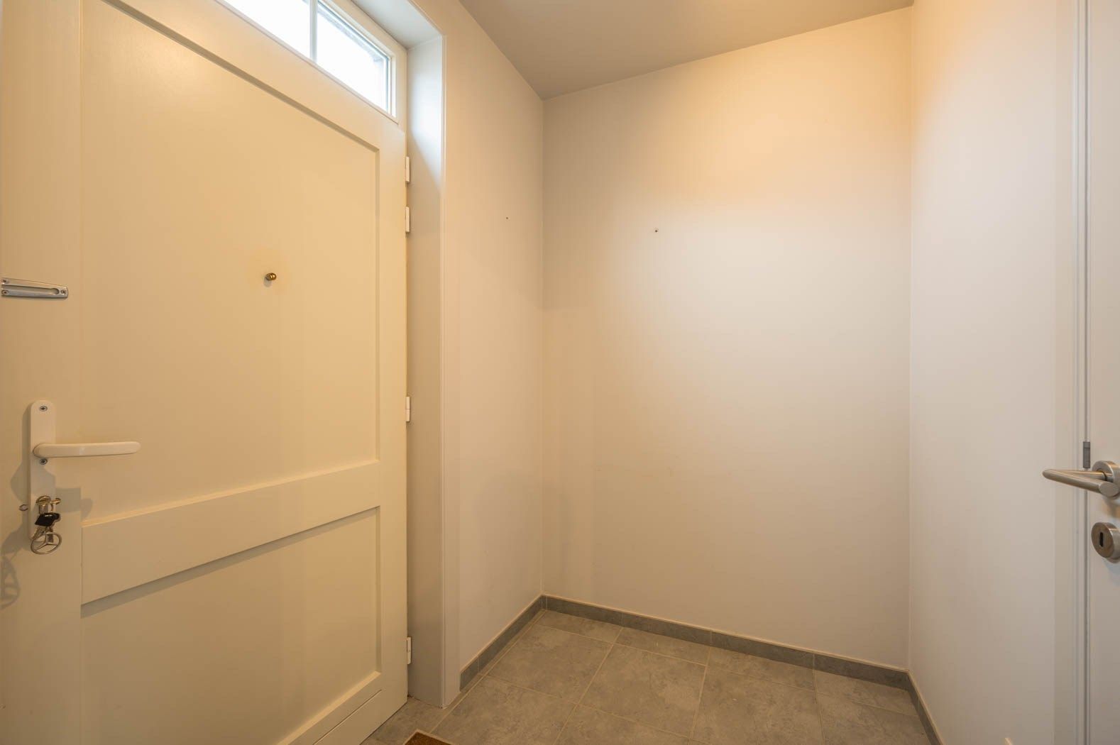 Recente driegevel in uiterst aangename woonwijk. foto 2