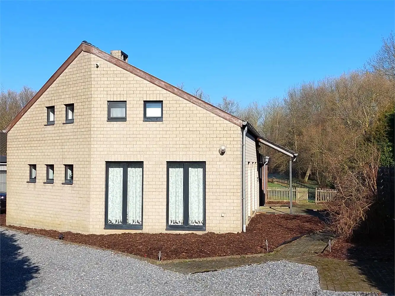Charmante woning met tuin en 2 privatieve parkeerplaatsen, nabij natuurgebied foto 15