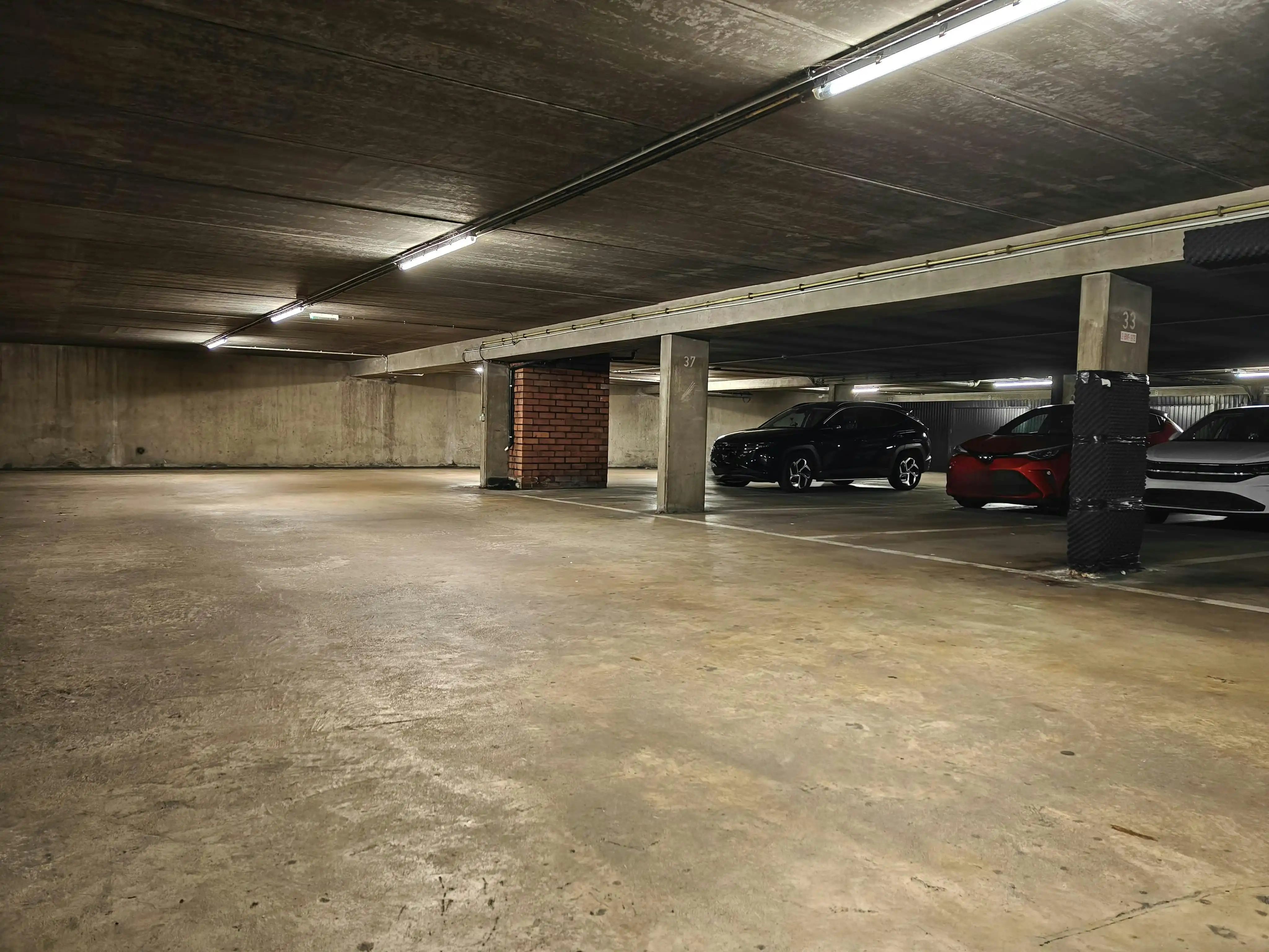 Overdekte autostaanplaats te koop in Borgerhout foto 4
