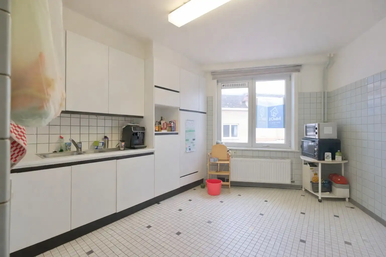 LICHTERVELDE - ZEER RUIM APPARTEMENT MET 3 SLPKS + garagebox foto 5
