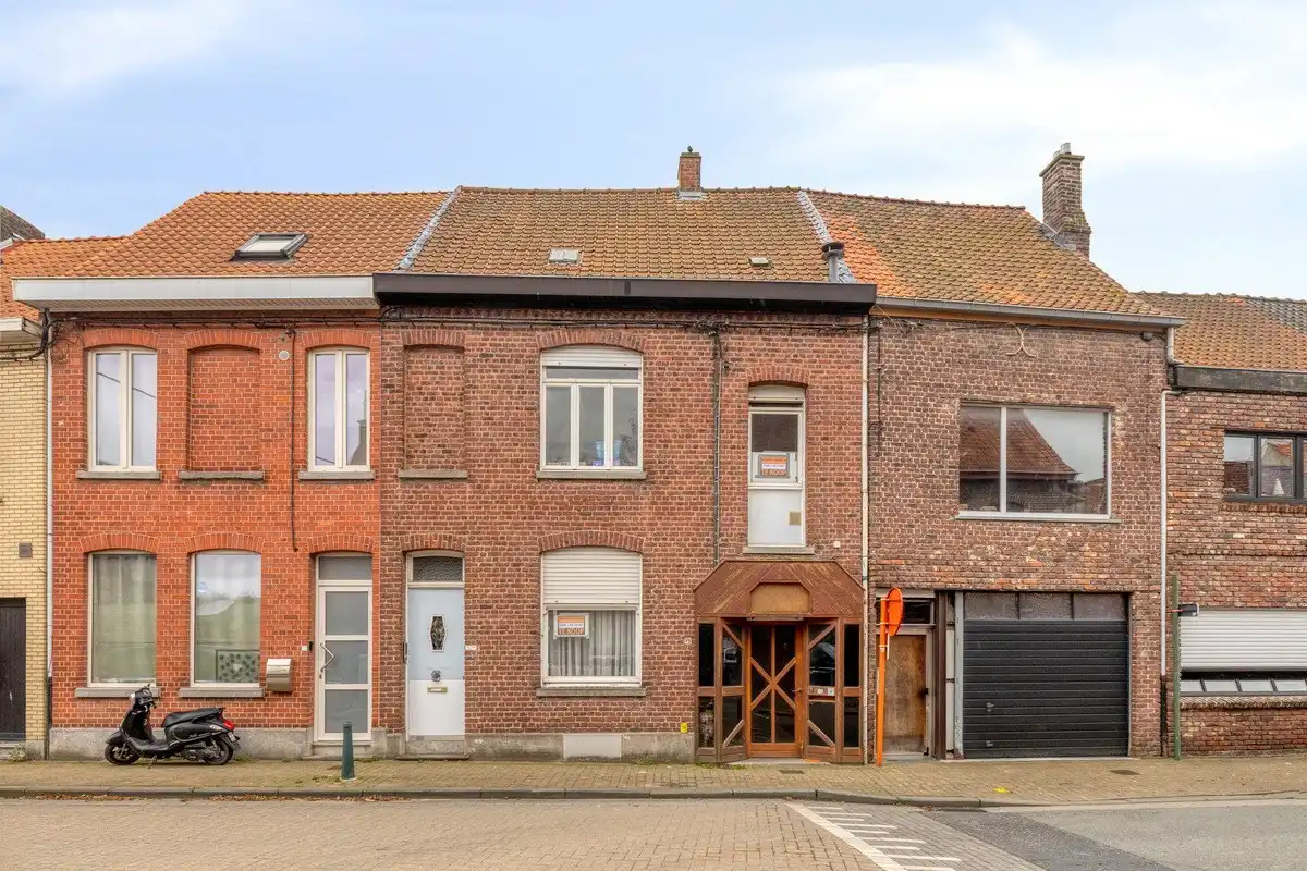 Te renoveren rijwoning met achterliggend groot magazijn! foto 9