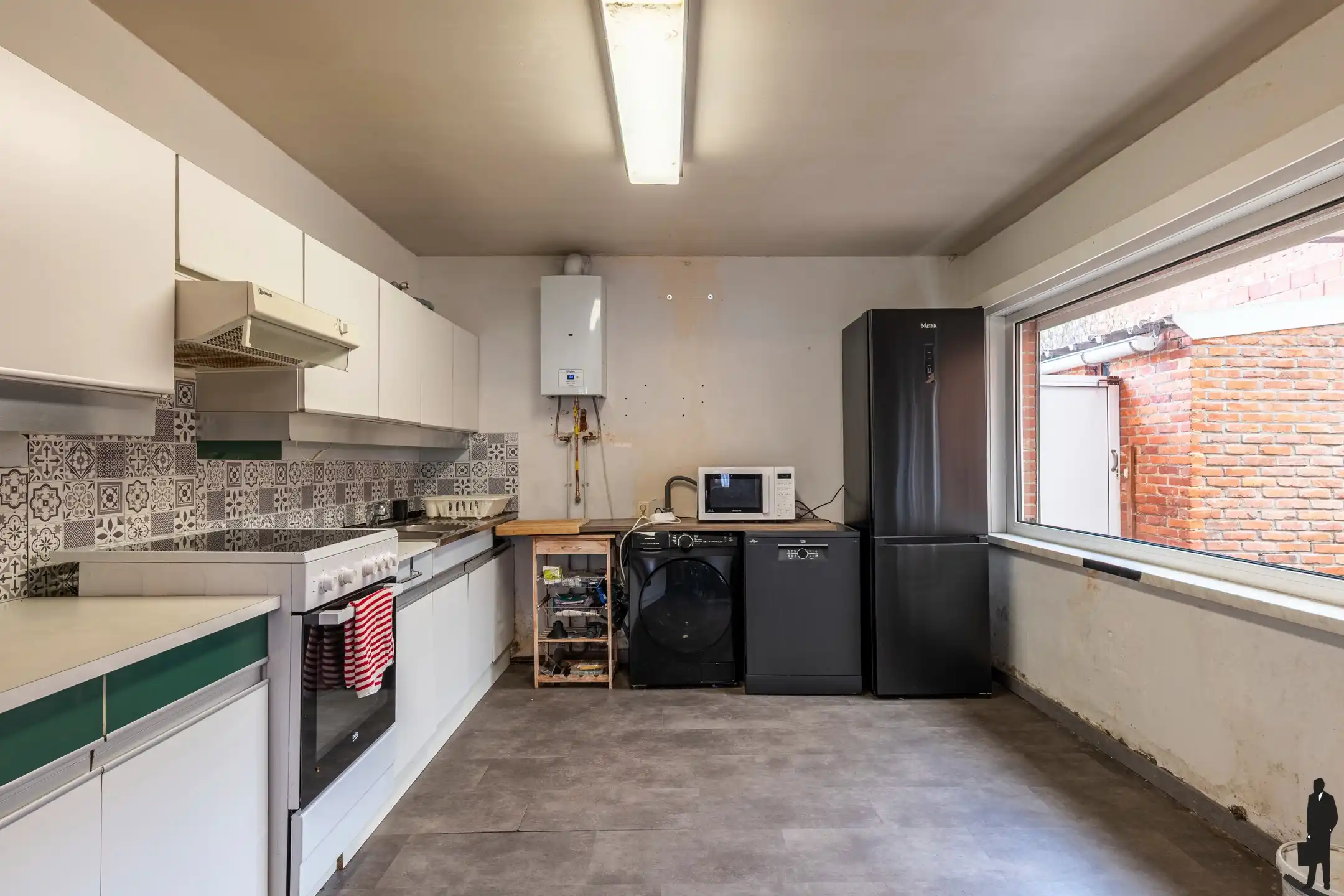 Te renoveren woning met 4 slaapkamers in Sint-Jozef foto 4