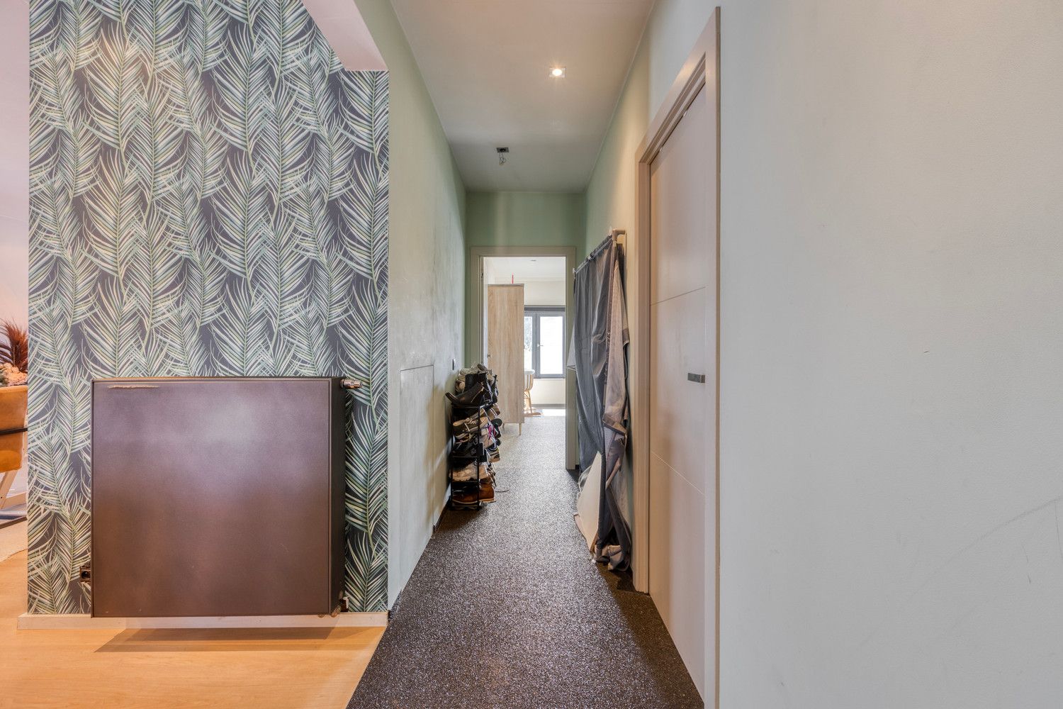 ZEER RUIM EN INSTAPKLAAR DUPLEX APPARTEMENT MET 3 SLPKS! foto 13