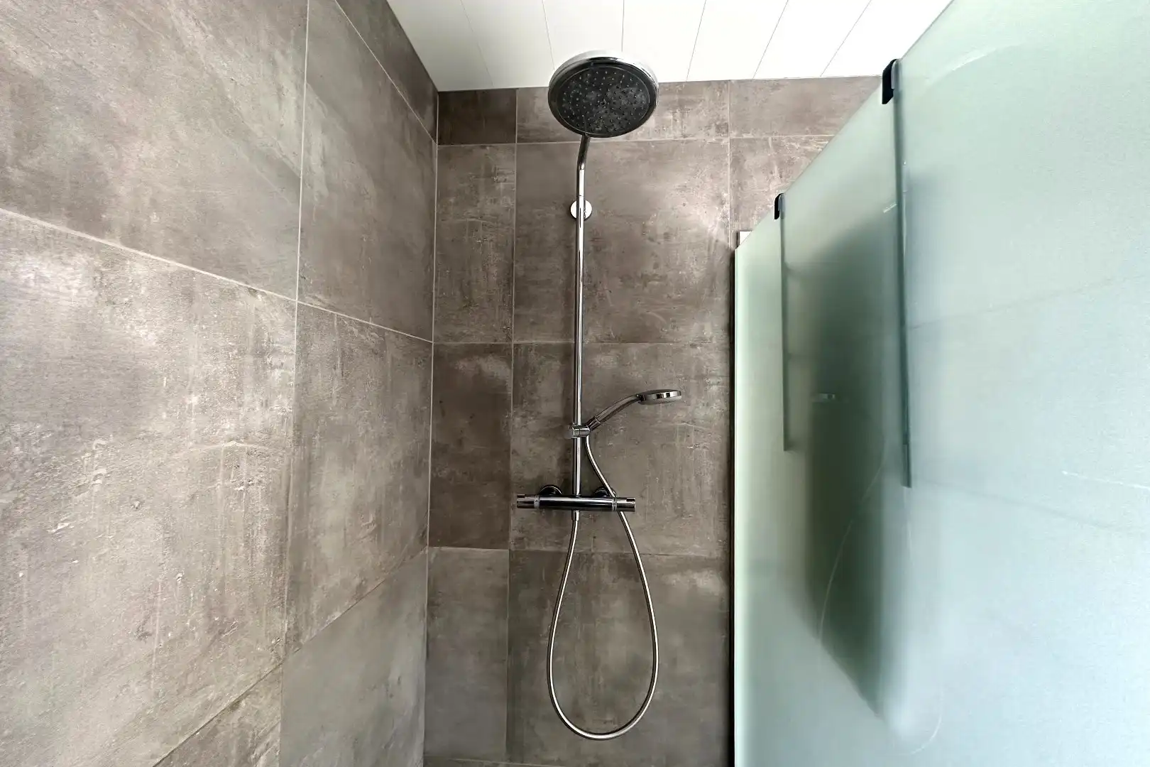 Instapklare woning met landbouwgrond in Assebroek foto 11