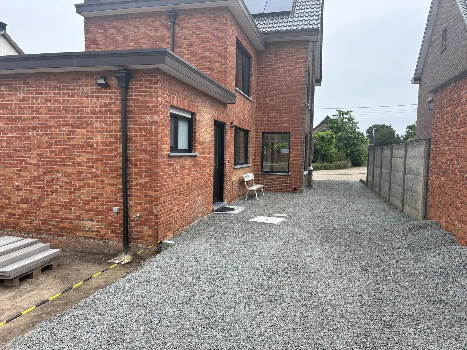 Volledige gerenoveerde woning met 3 slaapkamers in Nijlen foto 4