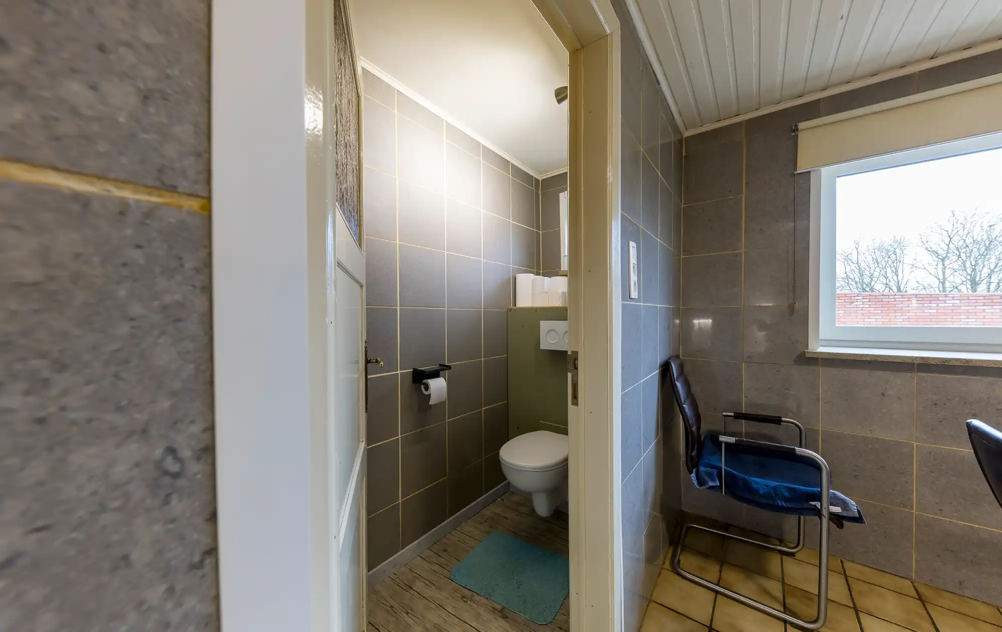 TE KOOP: Goed gelegen (halfopen) woning met bijgebouw van 90m2 te Lanklaar foto 18