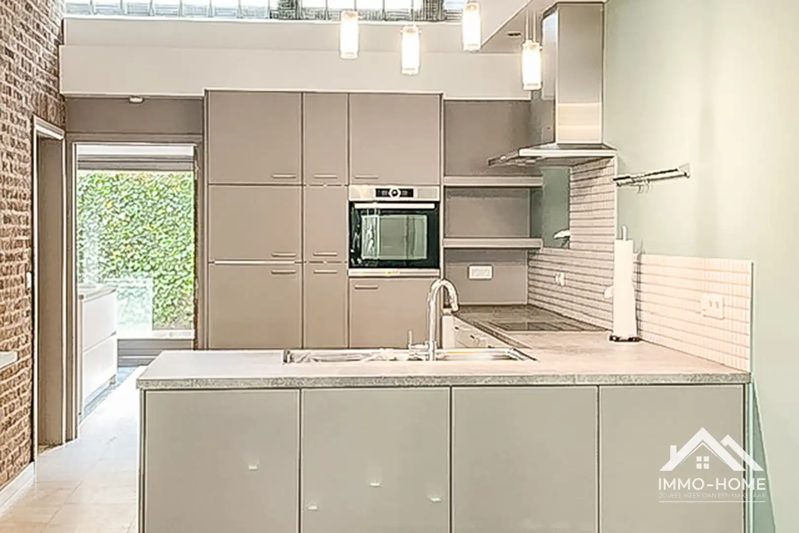 Karaktervol opbrengsteigendom in hartje Lokeren met studio en duplex appartement! foto 26